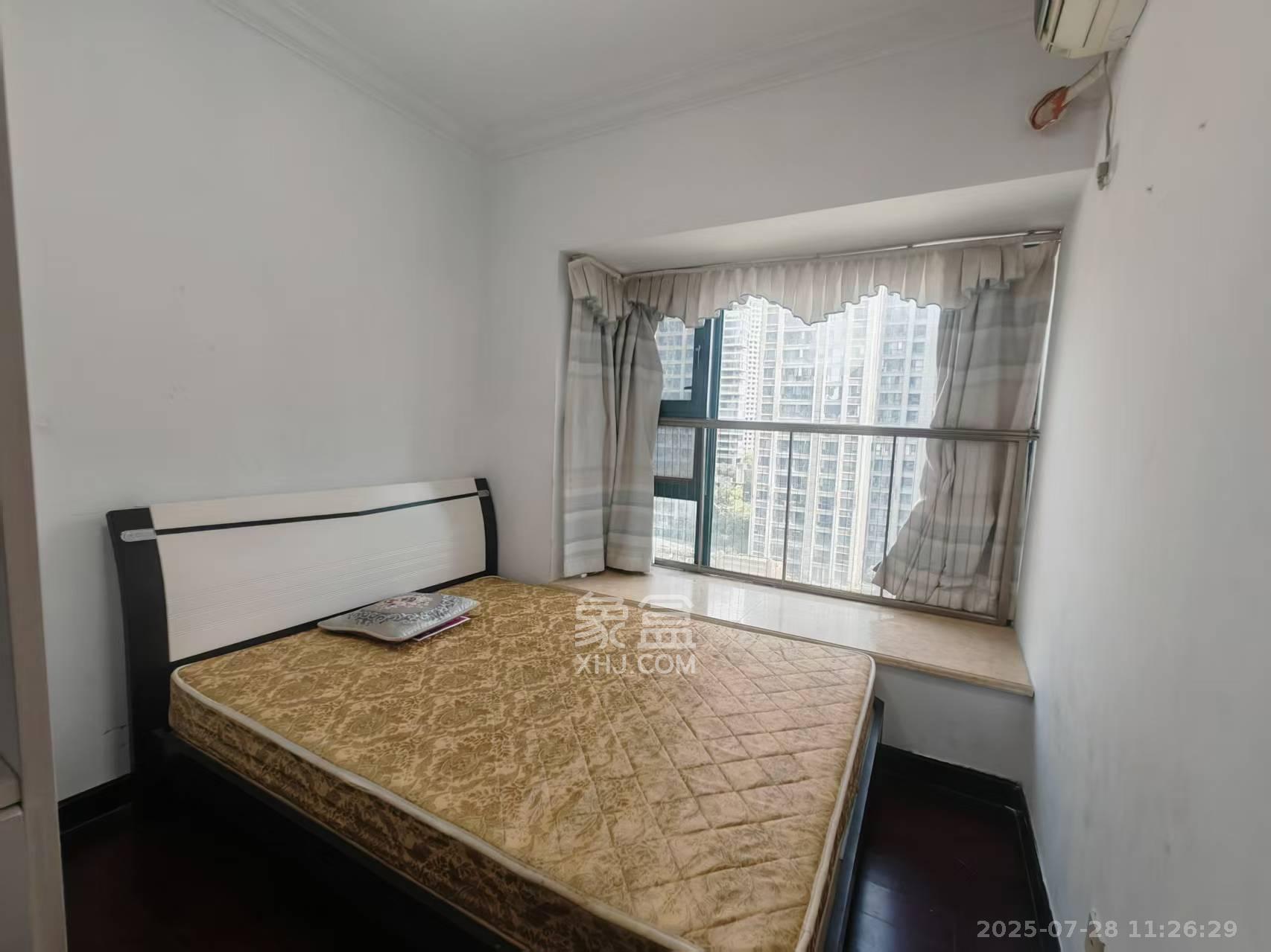 恒大华府  3室2厅1卫    2500.0元/月 恒大华府  3室2厅1卫    2500.0元/月室内图