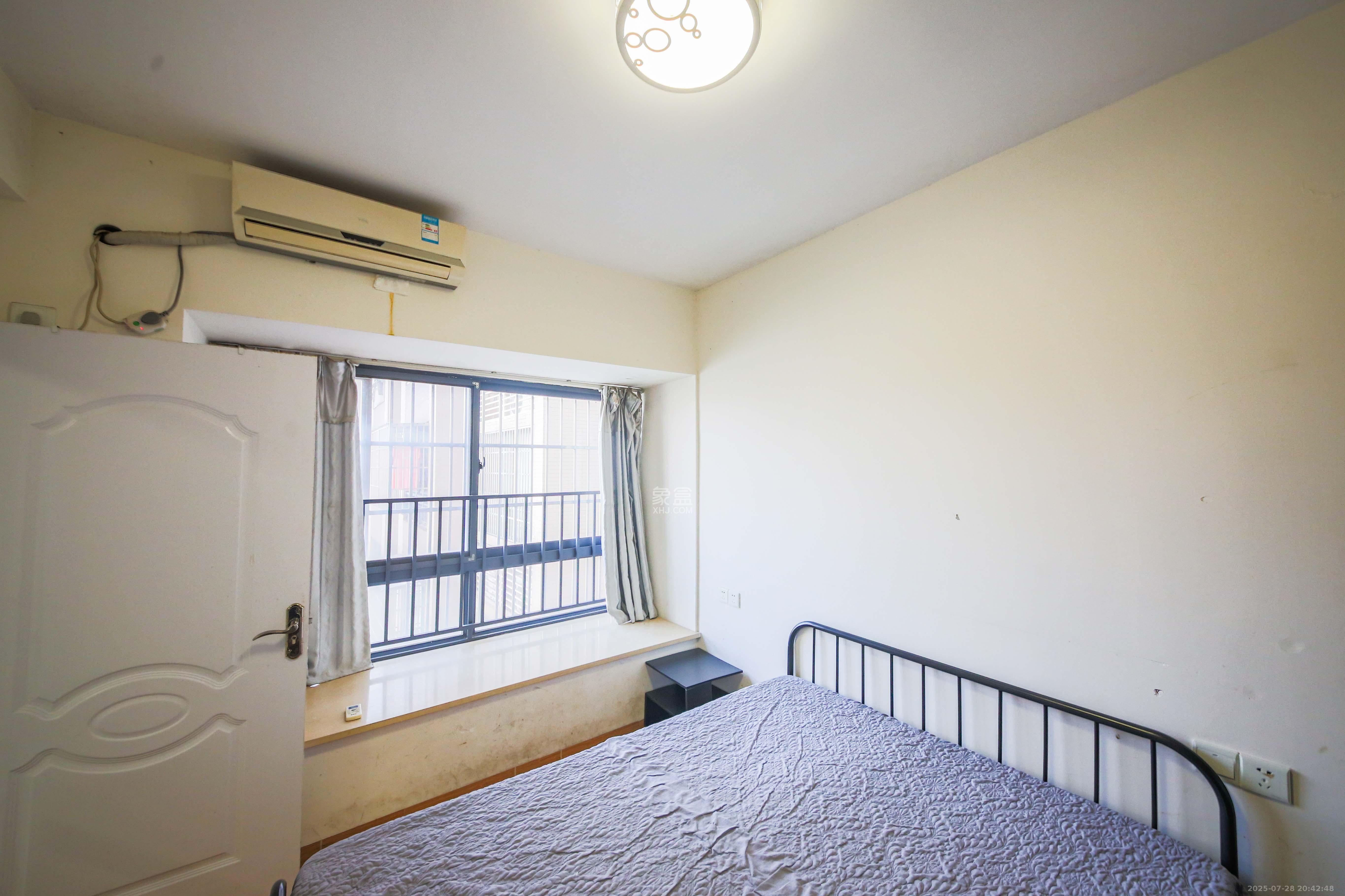 上峰苑(兰亭玥岛) 2室2厅1卫 55.0万 上峰苑(兰亭玥岛) 2室2厅1卫 55.0万卧室