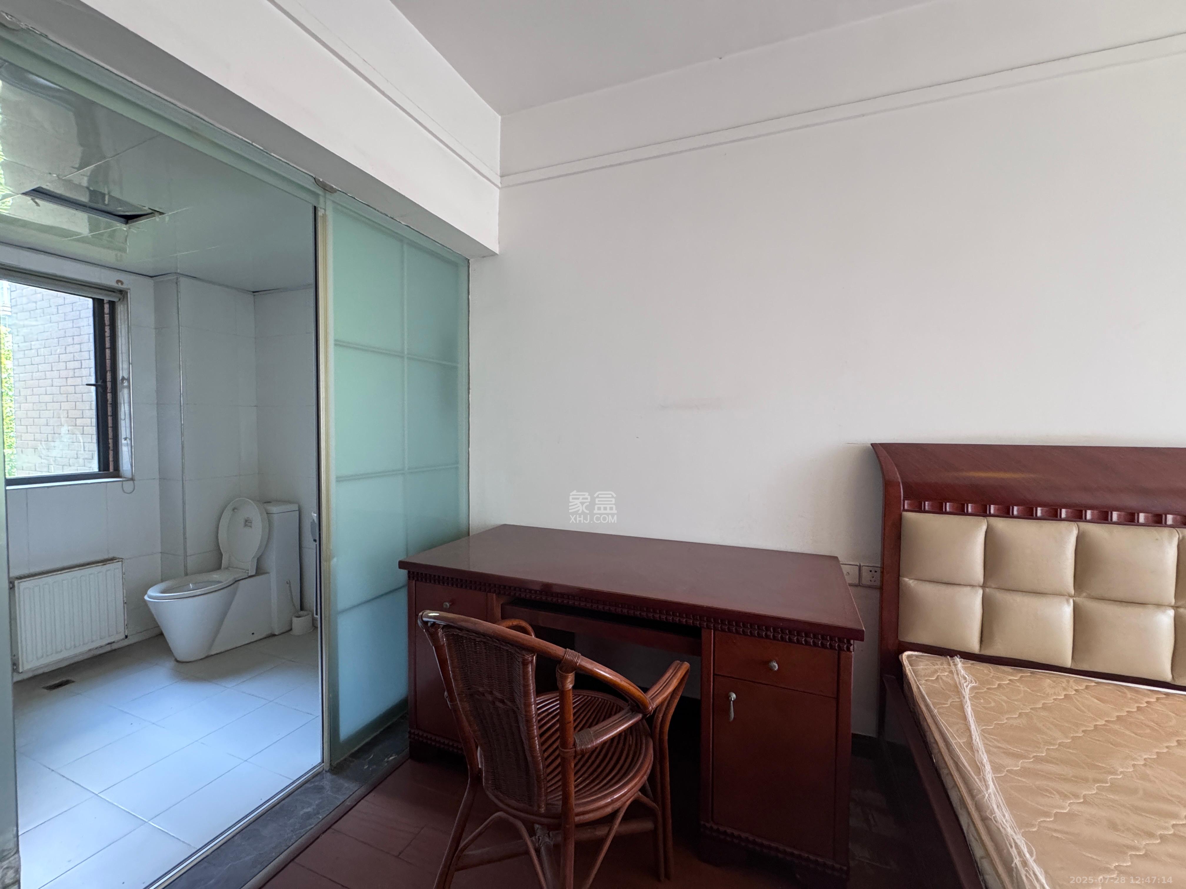 奥林匹克花园  4室2厅2卫    3700.0元/月室内图