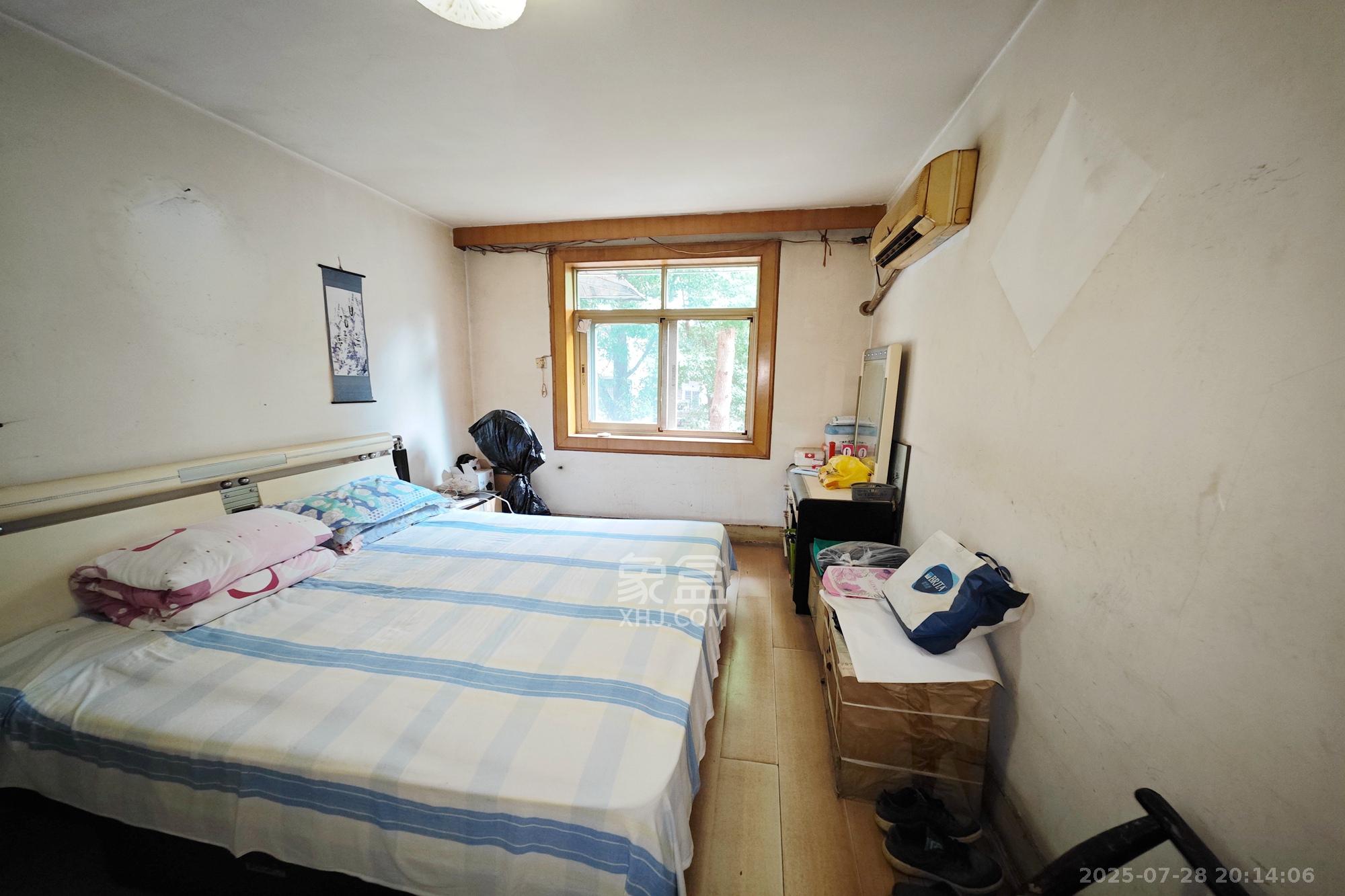 梨子山小区  2室1厅1卫    52.0万卧室
