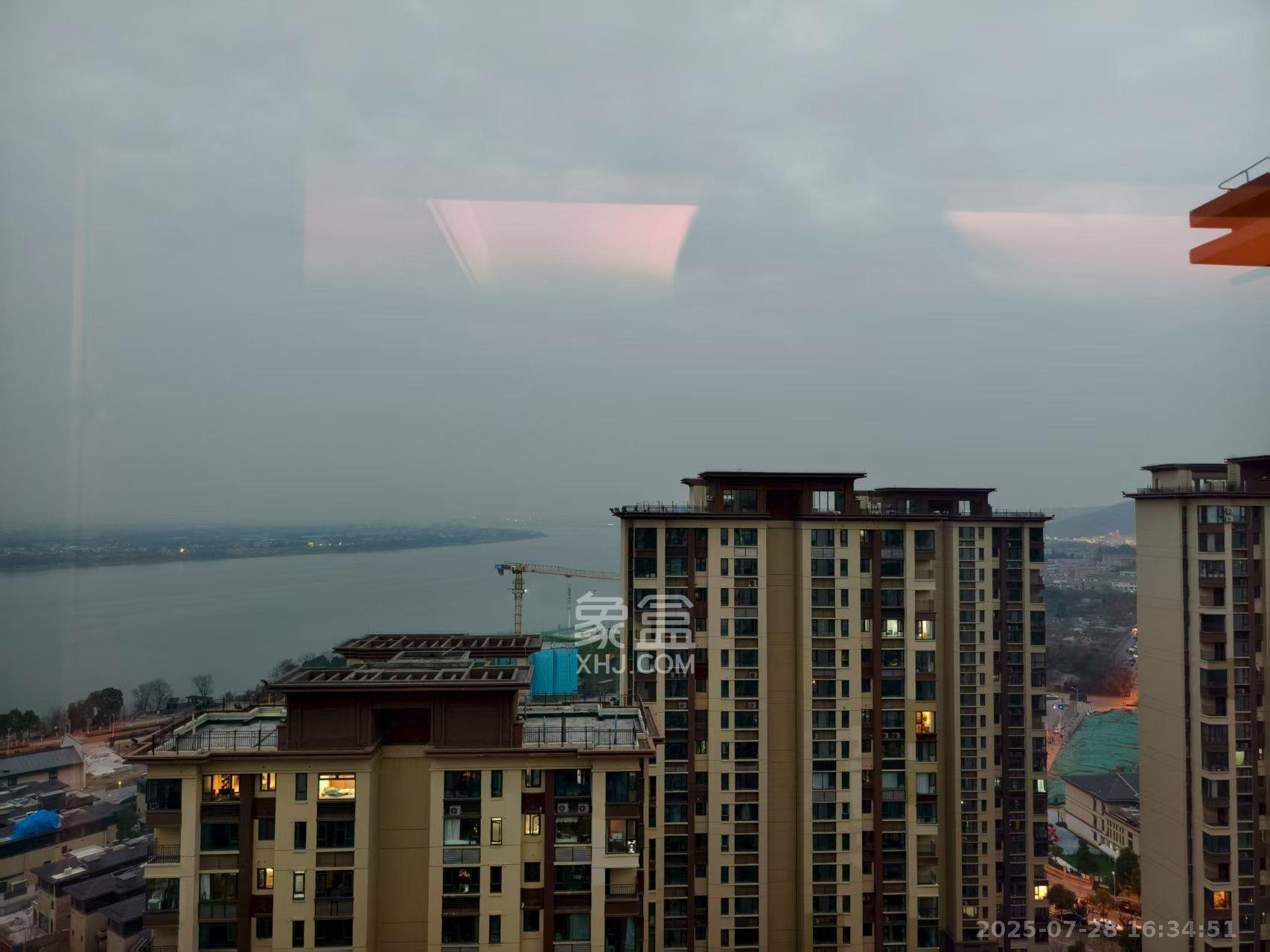 蓝光雍锦半岛  4室2厅2卫    4000.0元/月室内图