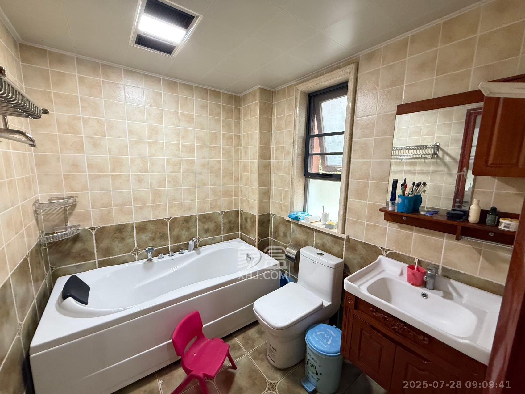 怡海星城 3室2厅2卫 2100.0元/月 怡海星城 3室2厅2卫 2100.0元/月室内图