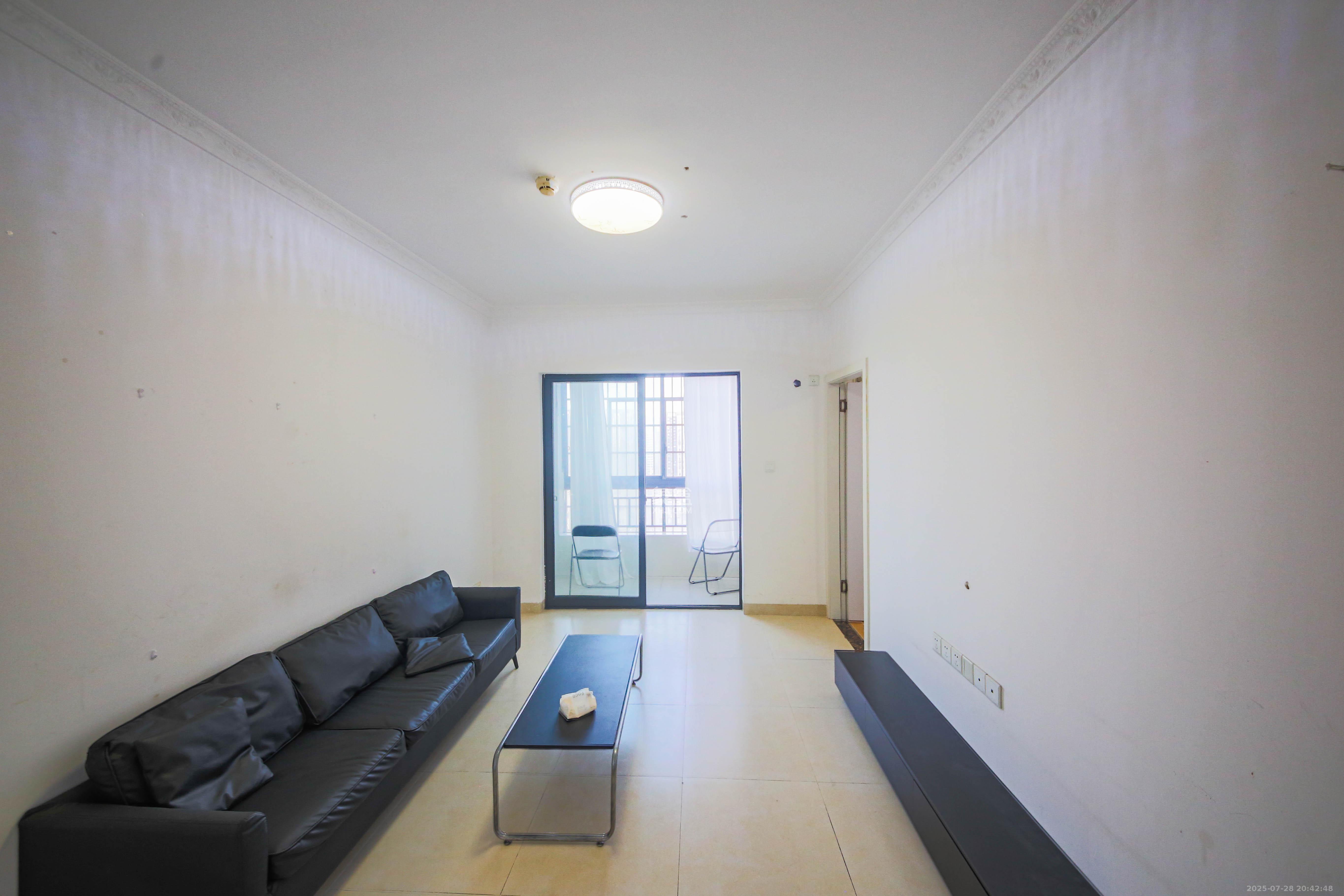 上峰苑(兰亭玥岛) 2室2厅1卫 55.0万 上峰苑(兰亭玥岛) 2室2厅1卫 55.0万客厅