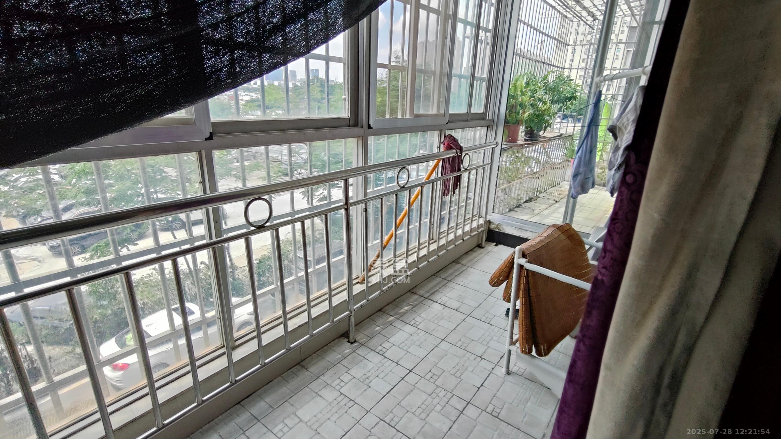 湘绣城  3室2厅2卫    1600.0元/月室内图