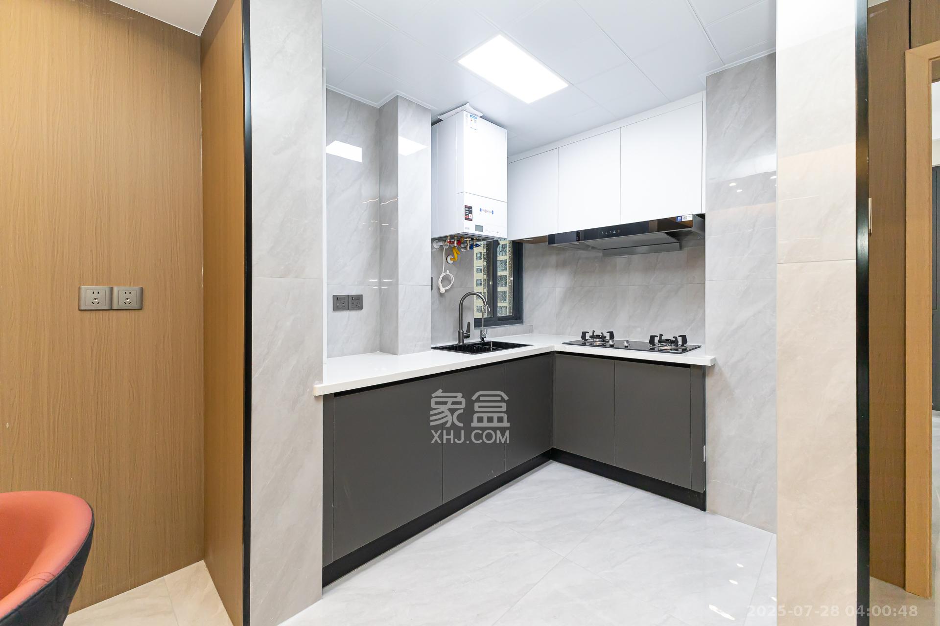 明发阅江悦府  5室2厅2卫    119.8万 明发阅江悦府  5室2厅2卫    119.8万厨房