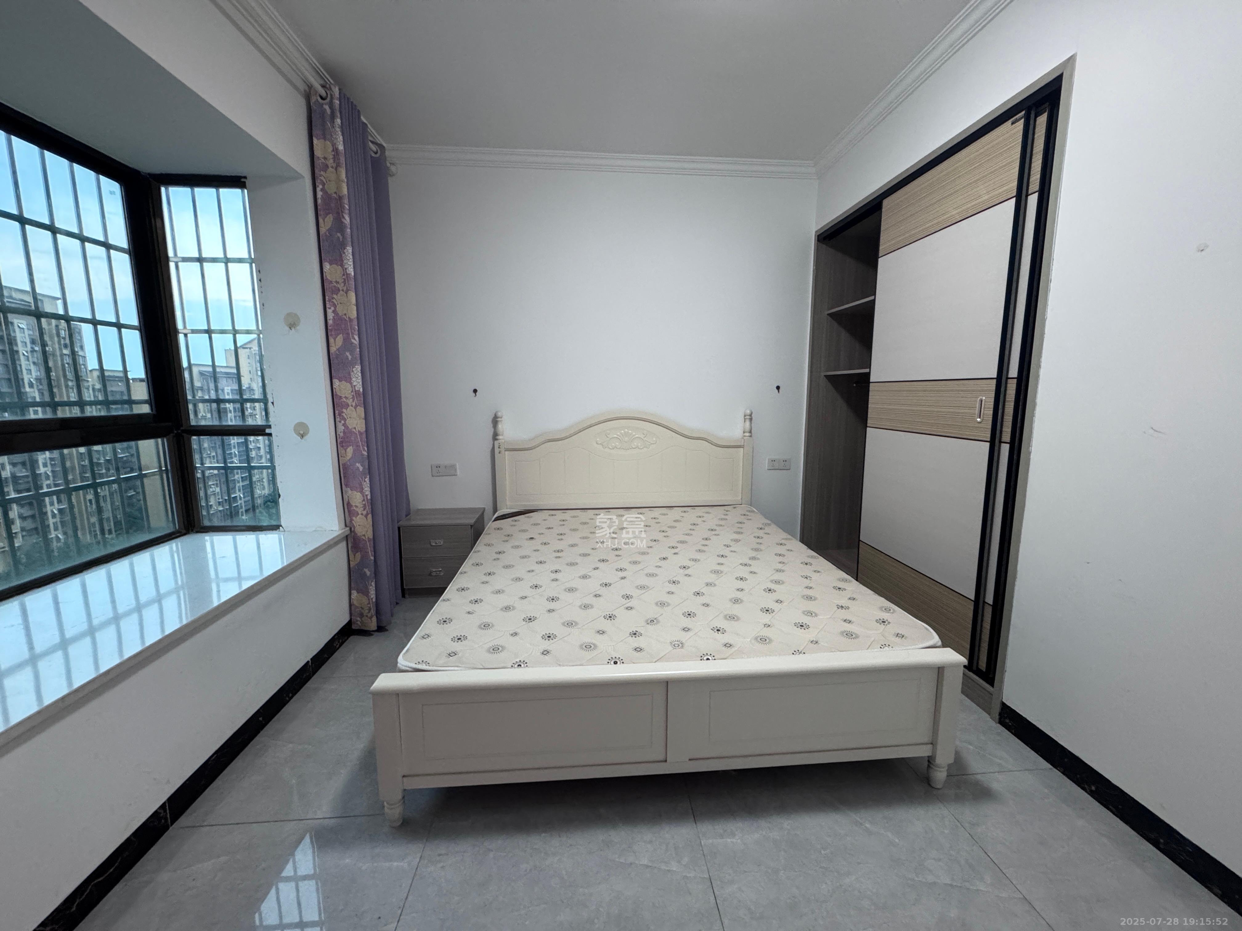 鄱阳佳郡 2室2厅1卫 1800.0元/月 鄱阳佳郡 2室2厅1卫 1800.0元/月室内图