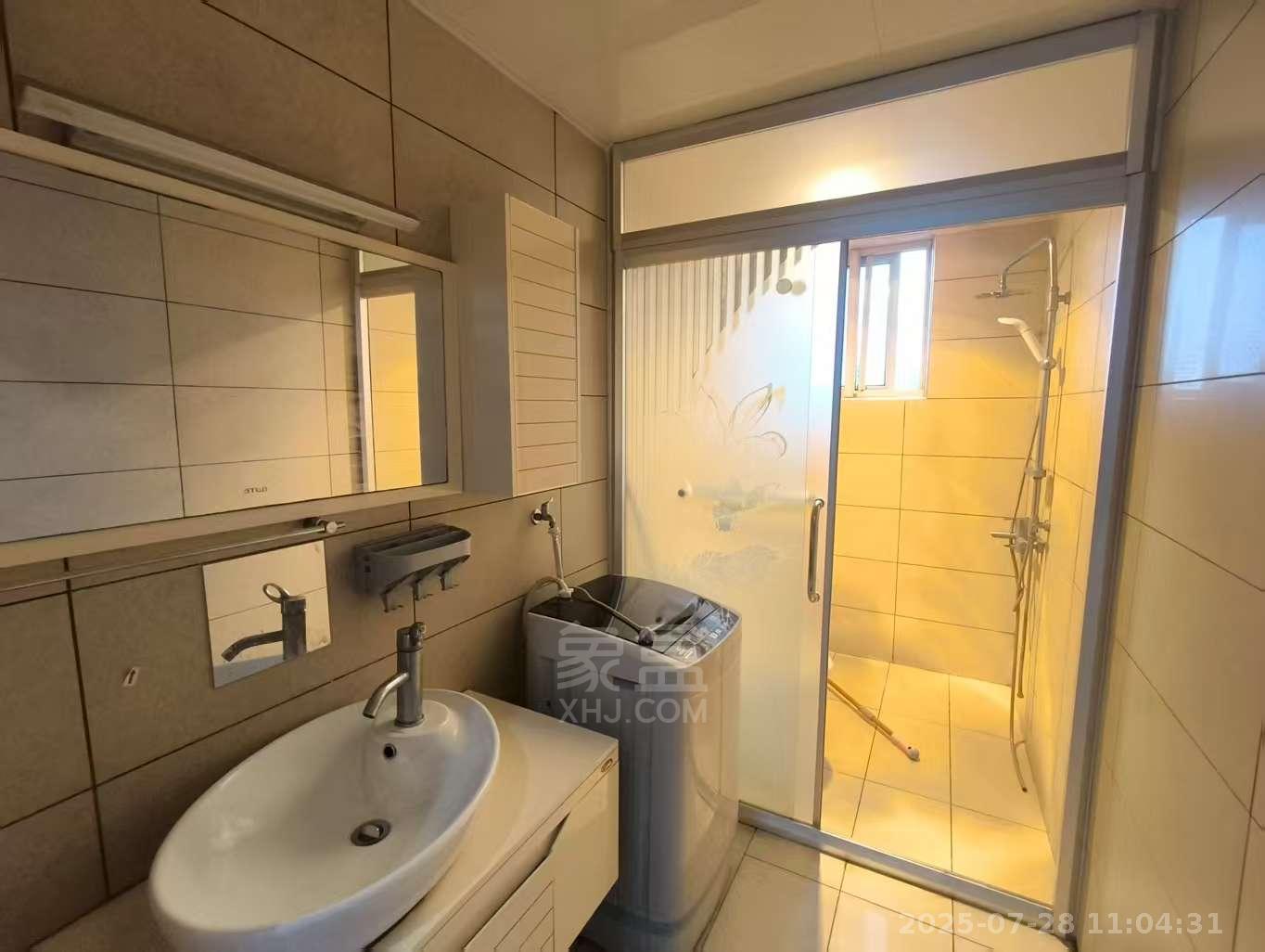 九天国际  3室2厅2卫    2400.0元/月 九天国际  3室2厅2卫    2400.0元/月室内图