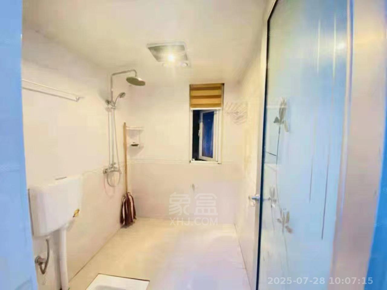 金碧花园  3室2厅2卫    2200.0元/月 金碧花园  3室2厅2卫    2200.0元/月室内图