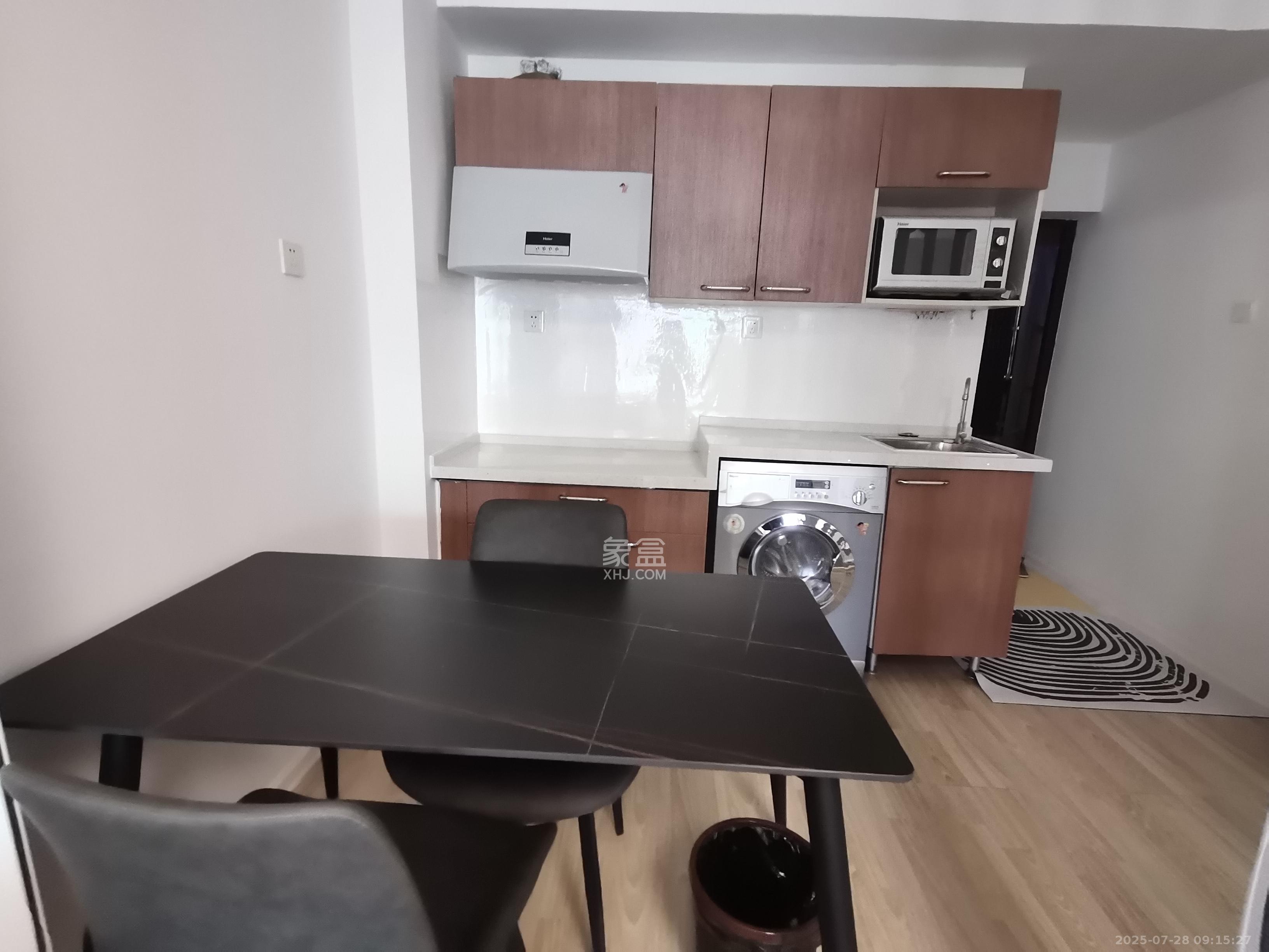 几米空间  1室1厅1卫    1300.0元/月室内图