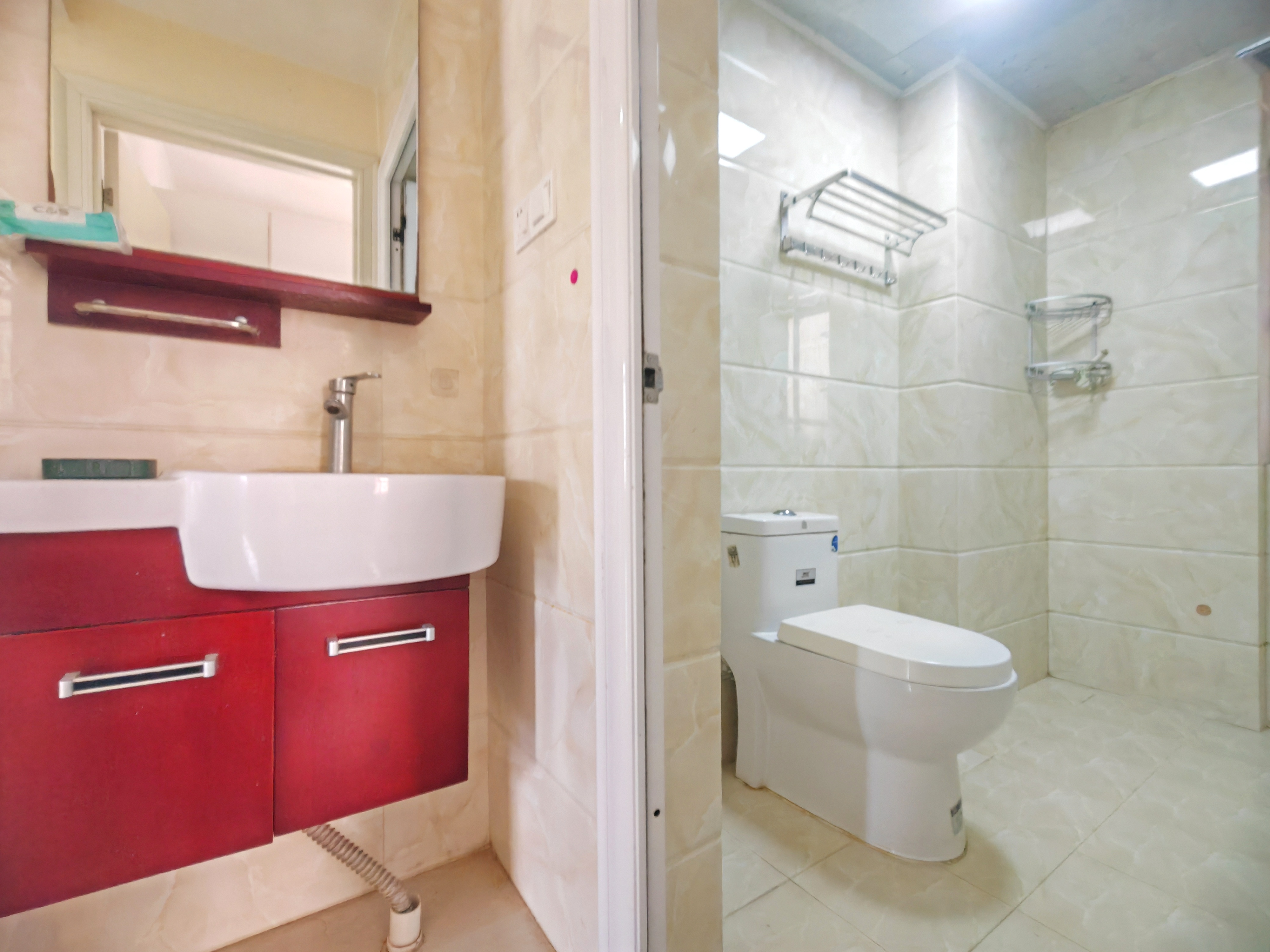 正大豪庭 3室2厅1卫 150.0万 正大豪庭 3室2厅1卫 150.0万客厅