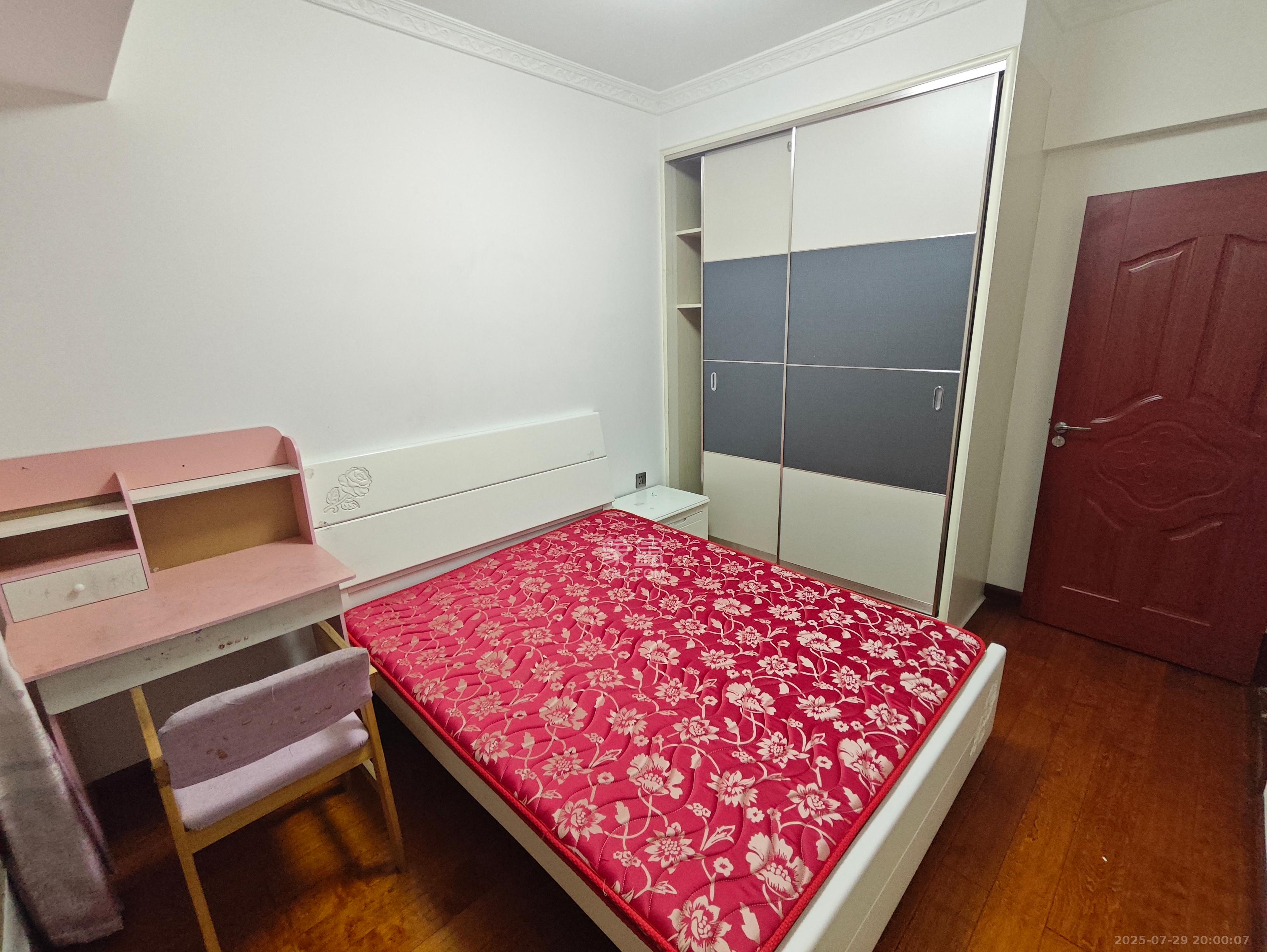 米兰春天 3室2厅1卫 2100.0元/月 米兰春天 3室2厅1卫 2100.0元/月室内图