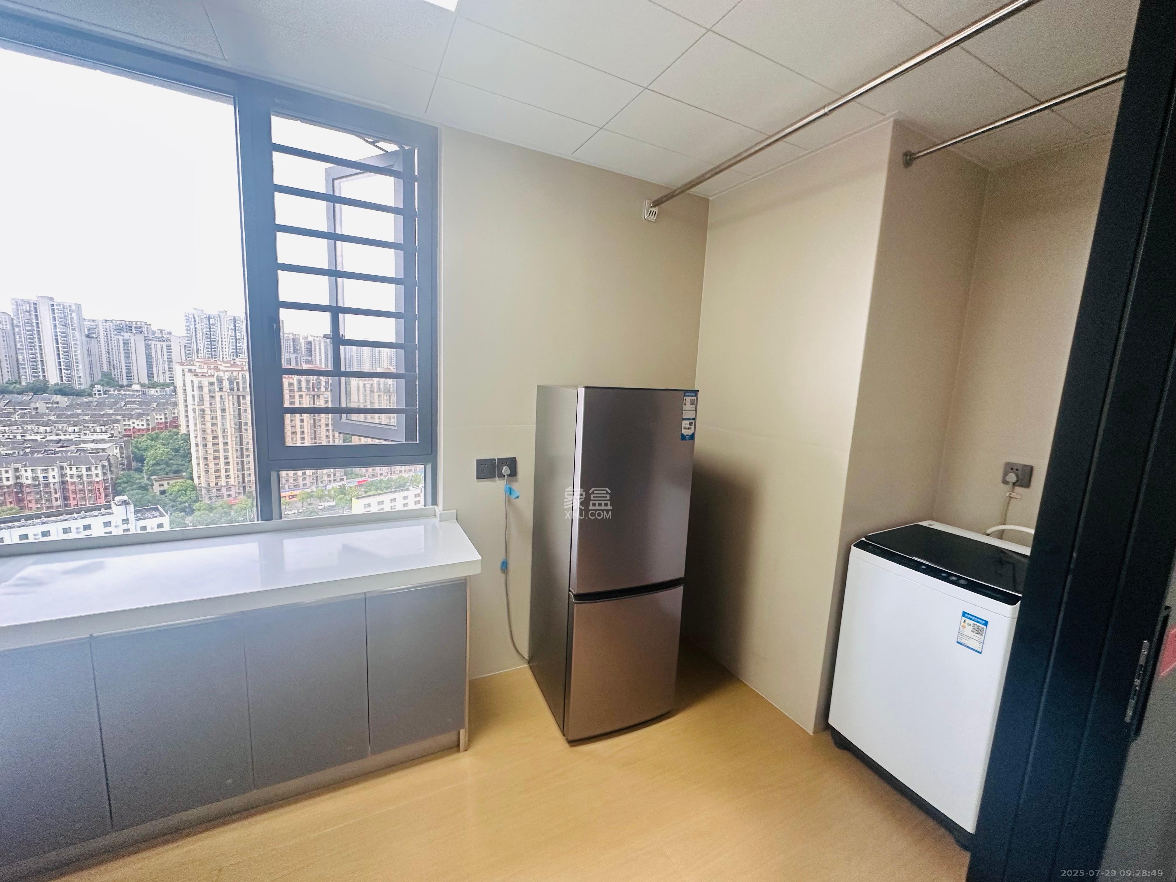 江南华府  1室0厅0卫    1700.0元/月 江南华府  1室0厅0卫    1700.0元/月室内图