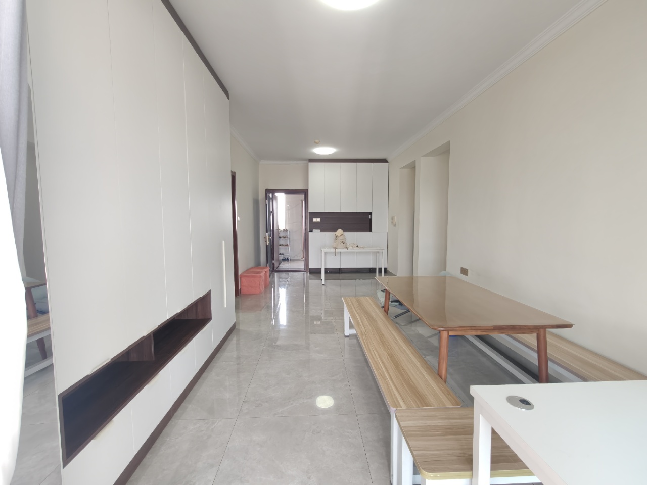 中新花园(南海大道) 2室2厅1卫 2500.0元/月 中新花园(南海大道) 2室2厅1卫 2500.0元/月室内图