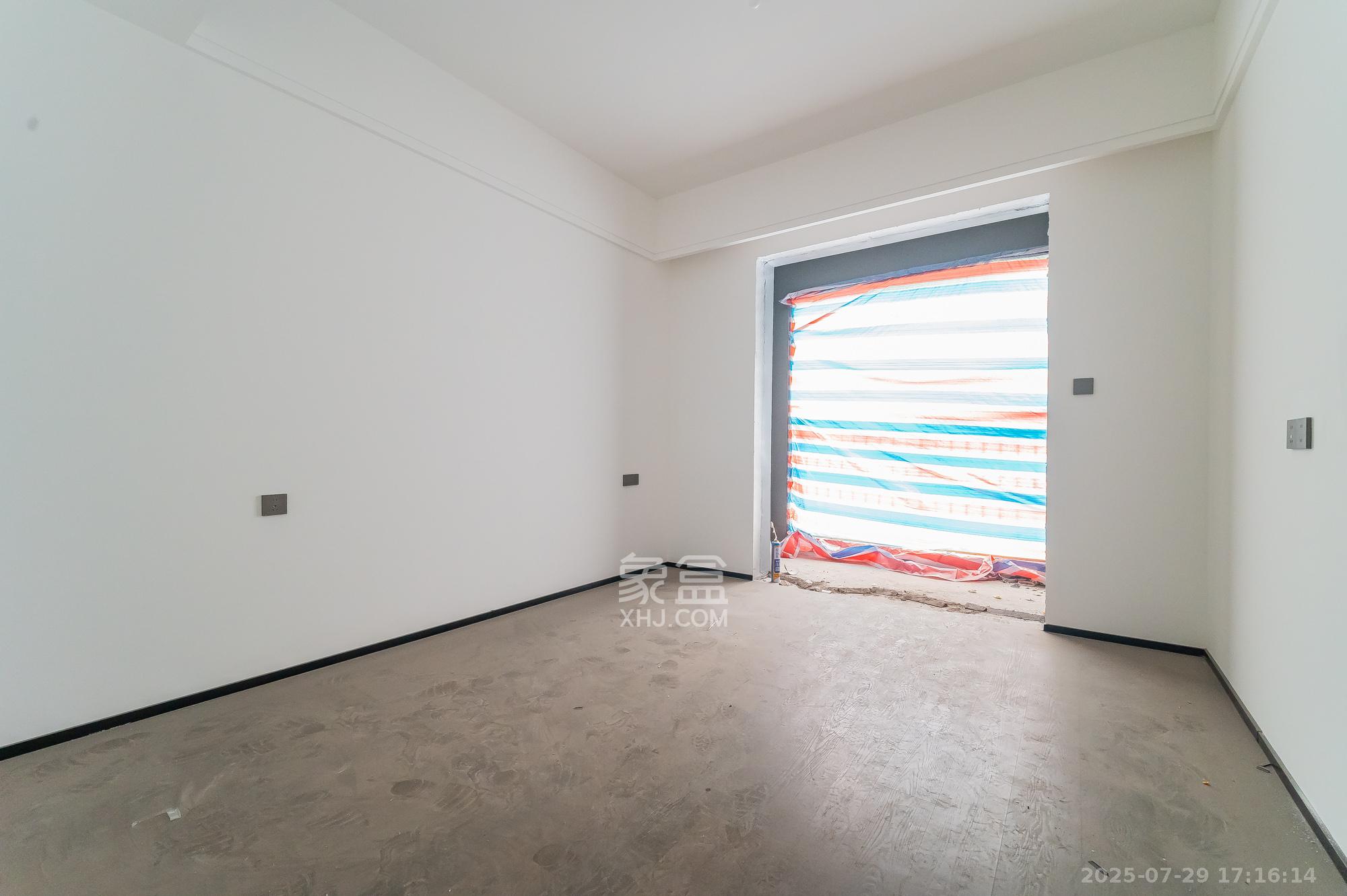 万科松湖天地  4室2厅3卫    395.0万 万科松湖天地  4室2厅3卫    395.0万其他