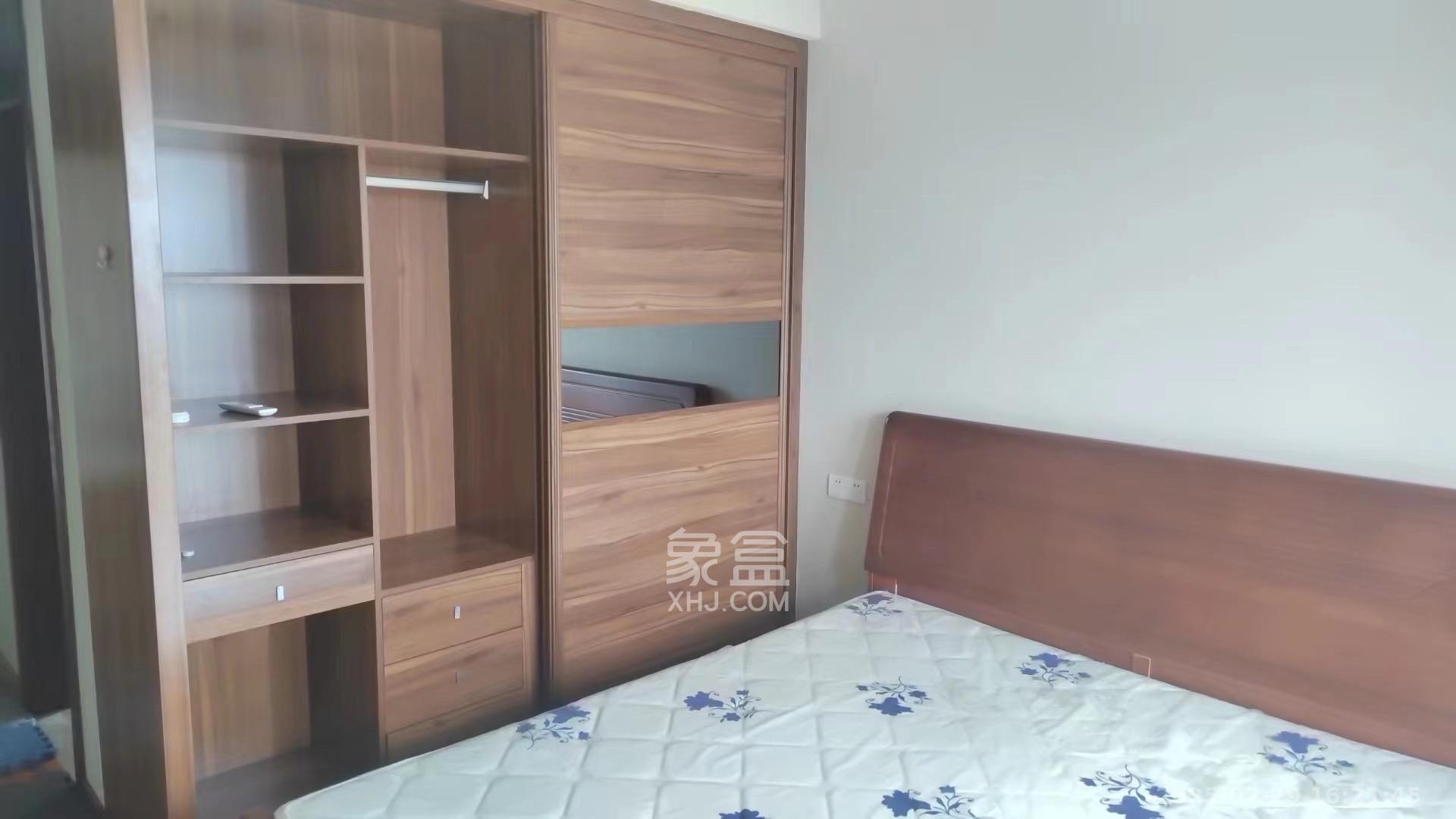 荣泰广场  3室2厅2卫    2600.0元/月室内图