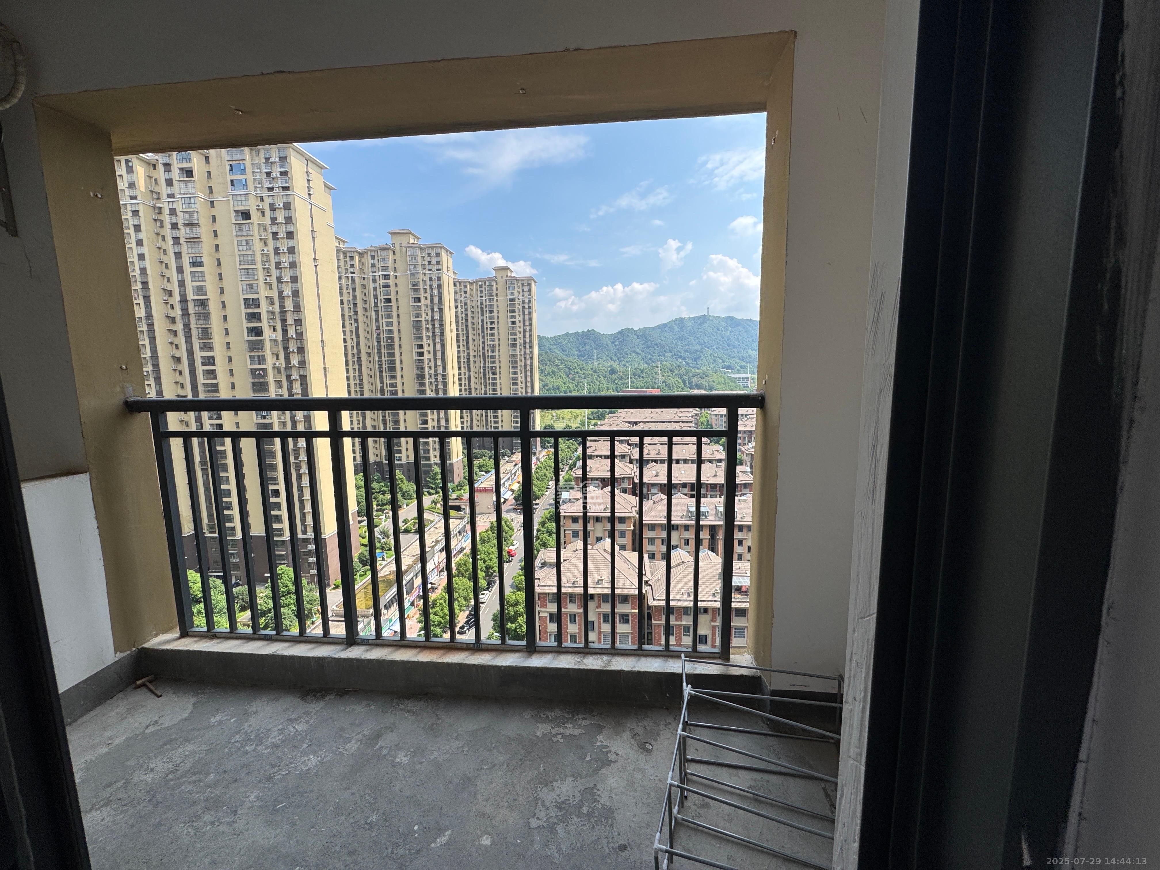 澳海澜庭 3室2厅1卫 1300.0元/月 澳海澜庭 3室2厅1卫 1300.0元/月室内图