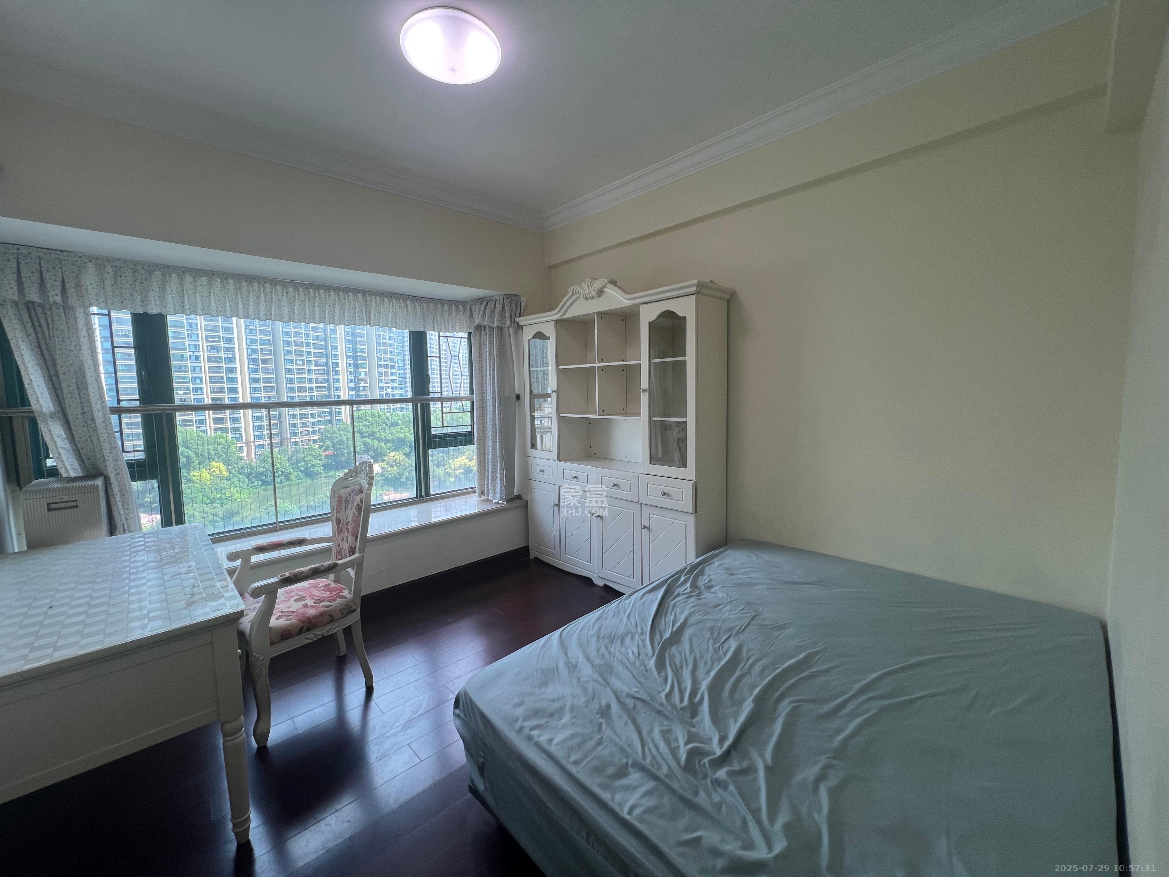 恒大雅苑 3室2厅2卫 2600.0元/月 恒大雅苑 3室2厅2卫 2600.0元/月室内图