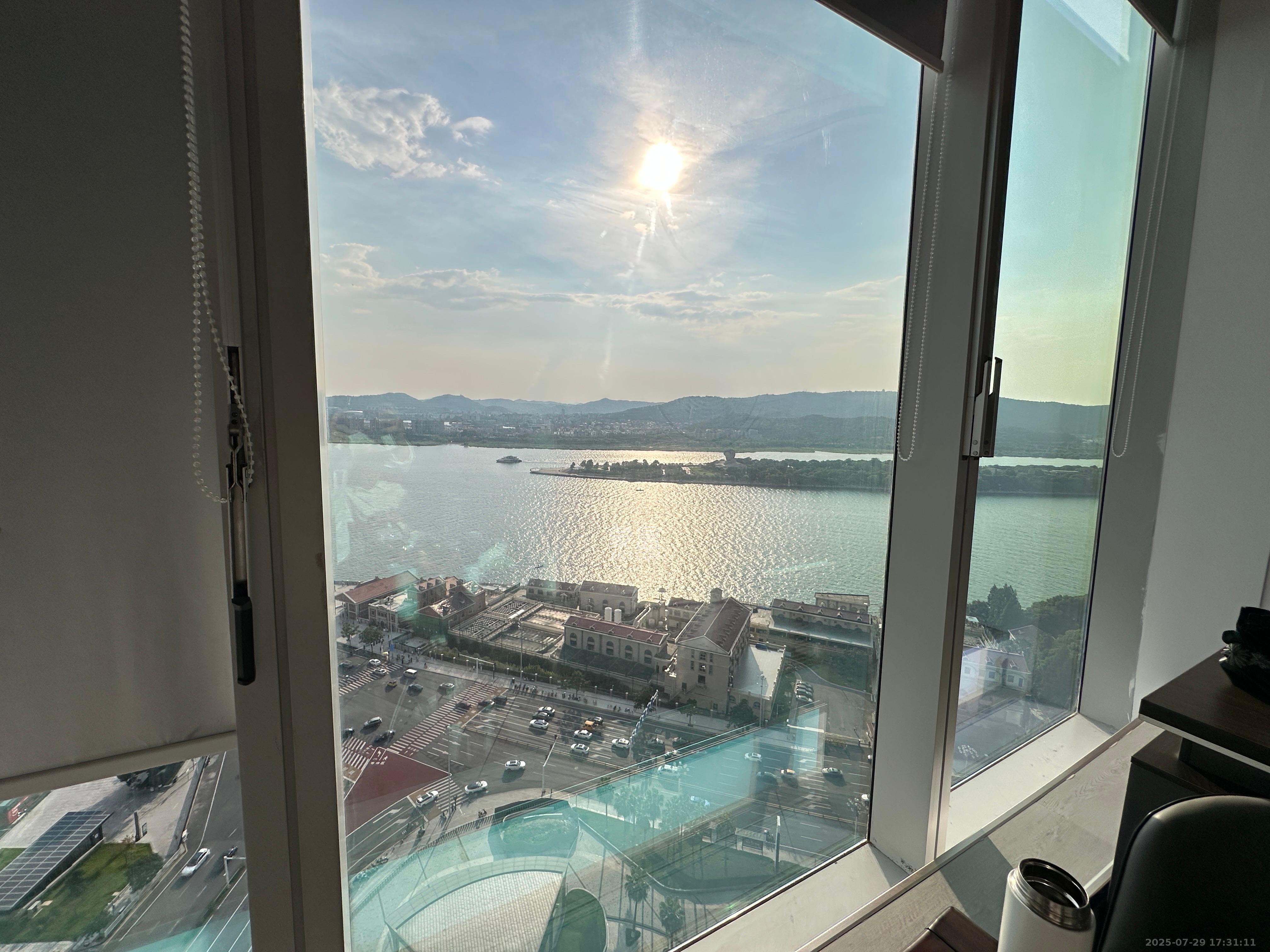 保利国际广场   76.0㎡      6500.0元/月