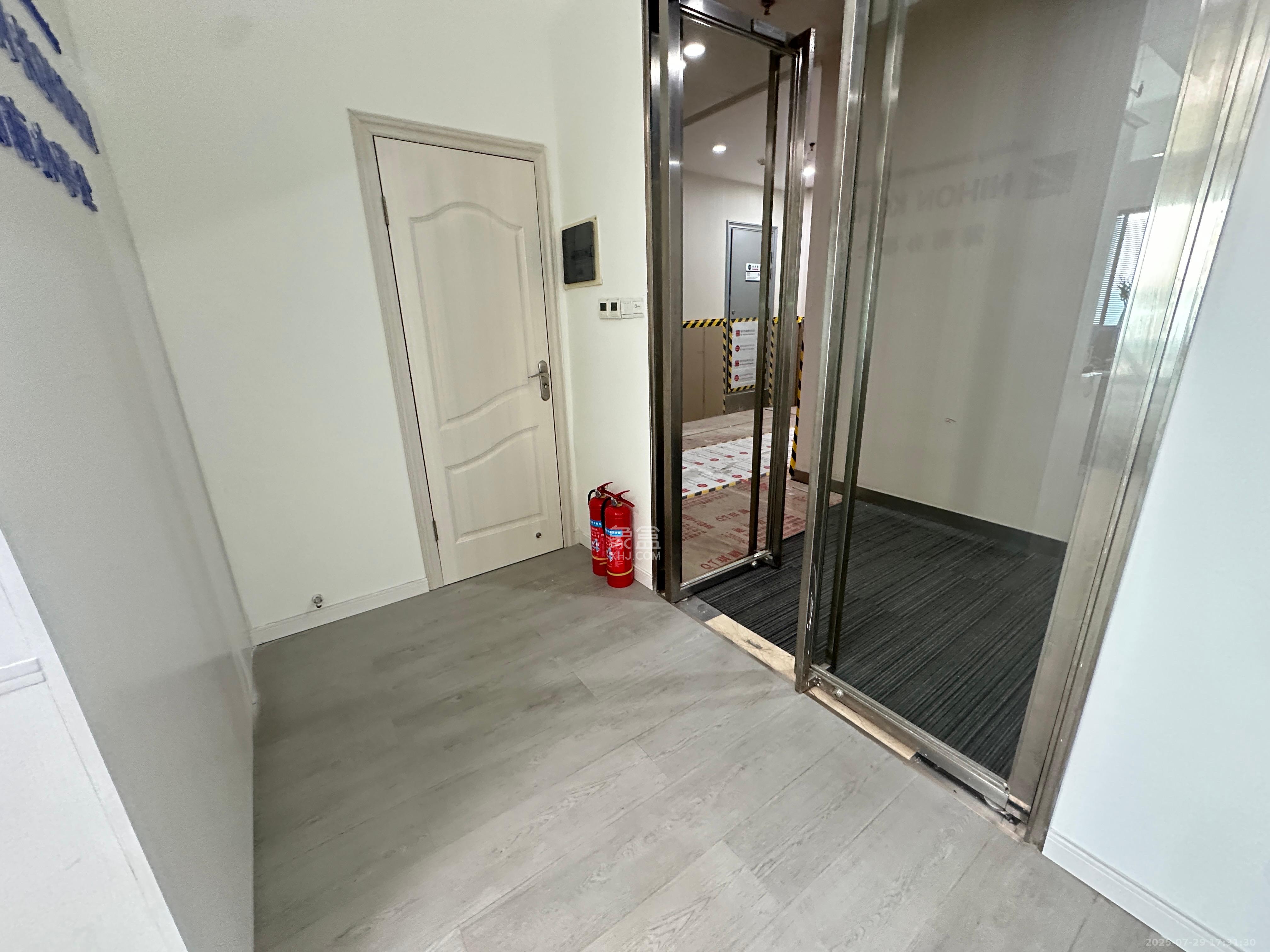 保利国际广场   76.0㎡      6500.0元/月室内图