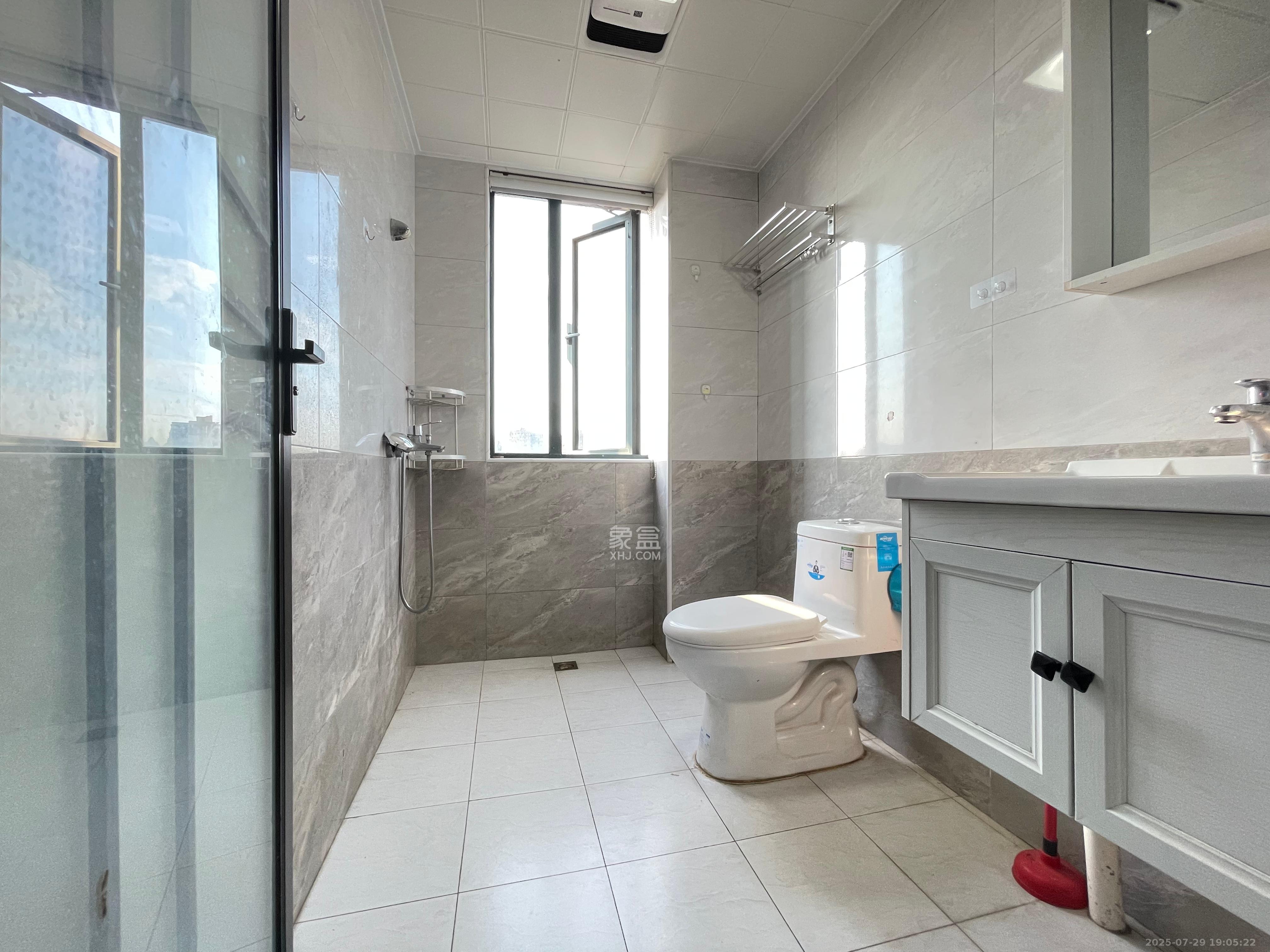 金湘苑(星澜之悦) 4室2厅2卫 2500.0元/月 金湘苑(星澜之悦) 4室2厅2卫 2500.0元/月室内图