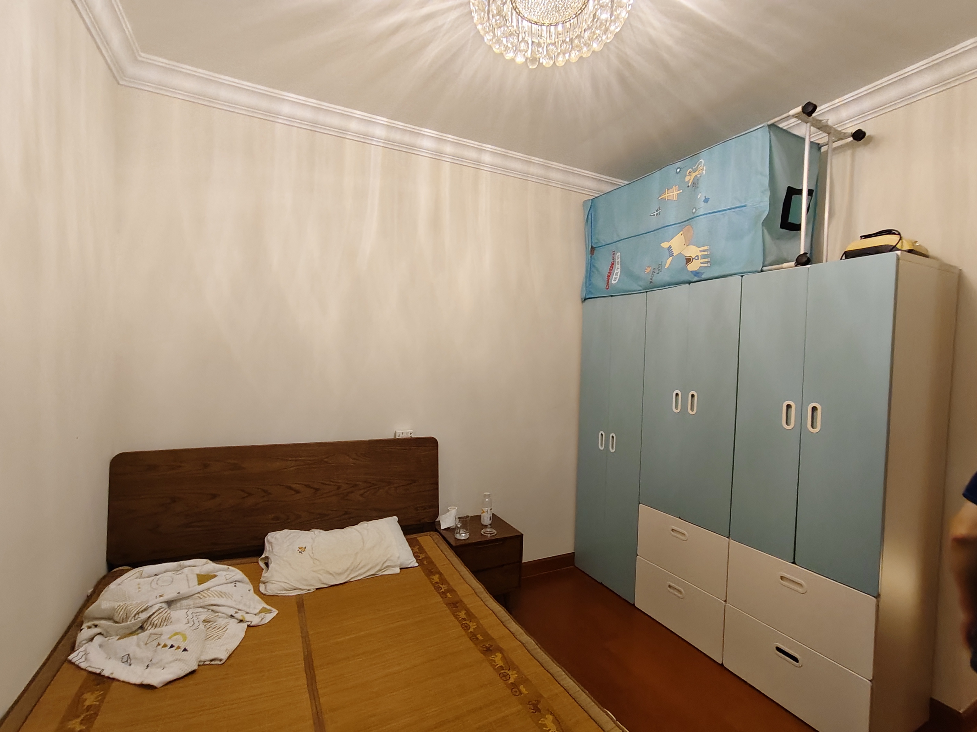 恒大华府  2室2厅1卫    48.0万 恒大华府  2室2厅1卫    48.0万室内图