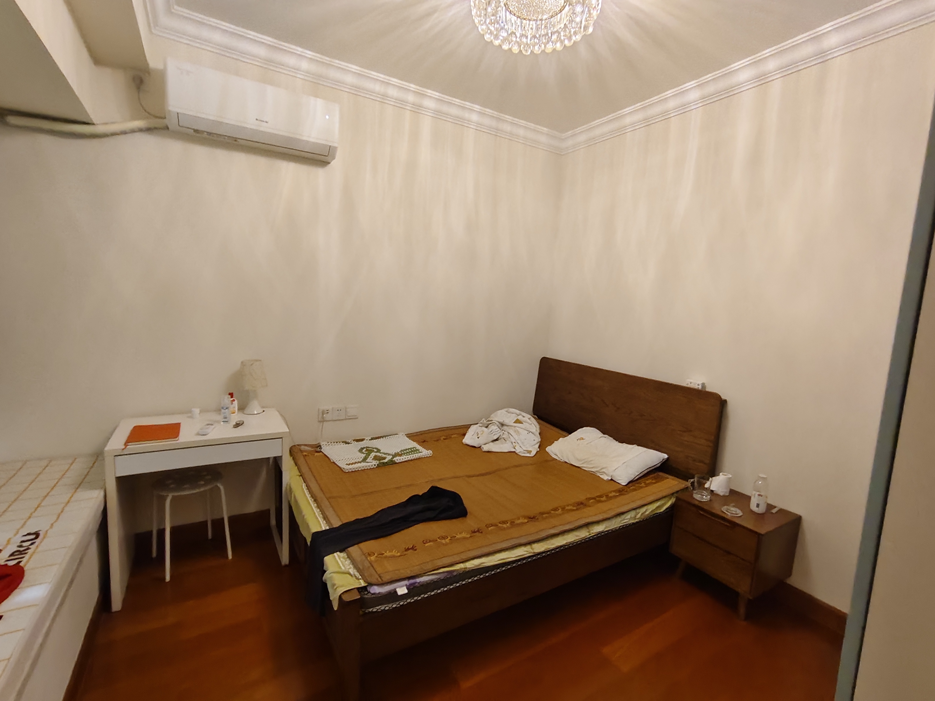 恒大华府  2室2厅1卫    48.0万 恒大华府  2室2厅1卫    48.0万室内图