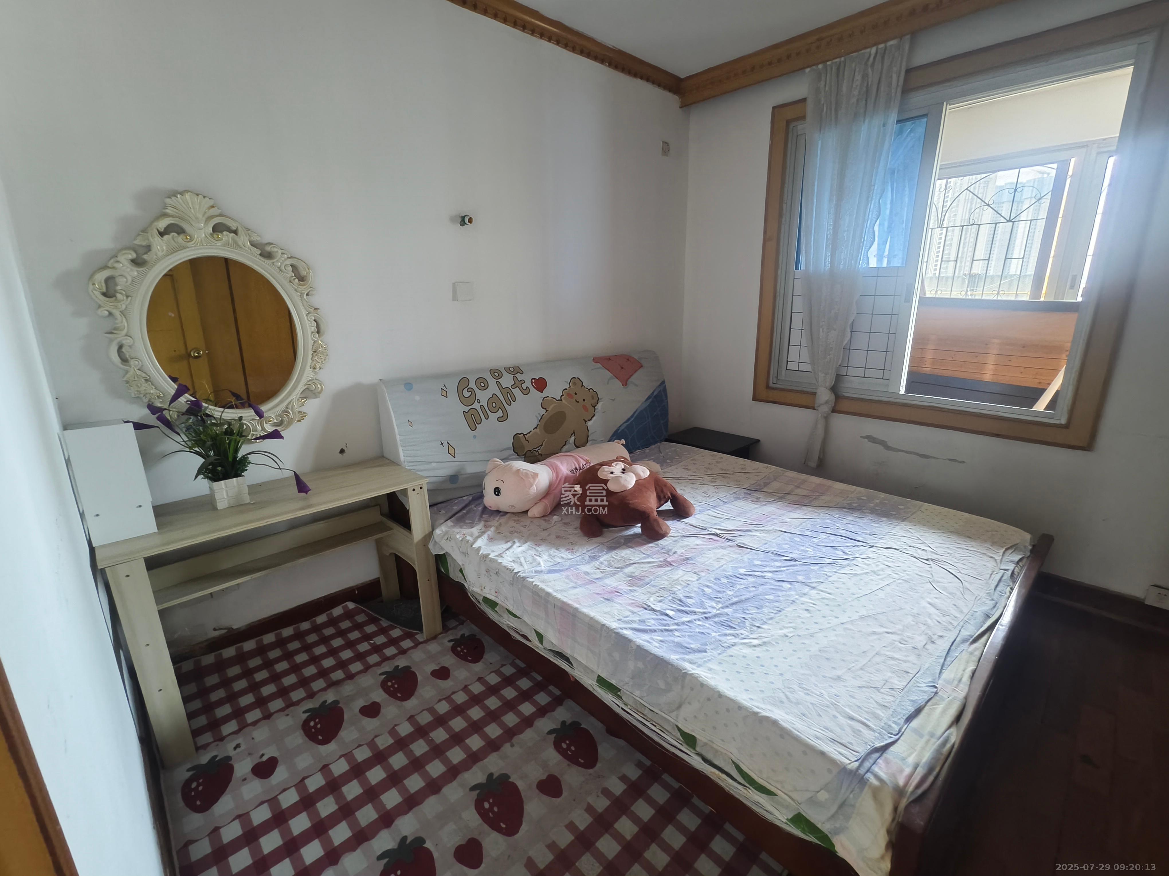 望岳村 2室1厅1卫 1100.0元/月 望岳村 2室1厅1卫 1100.0元/月室内图