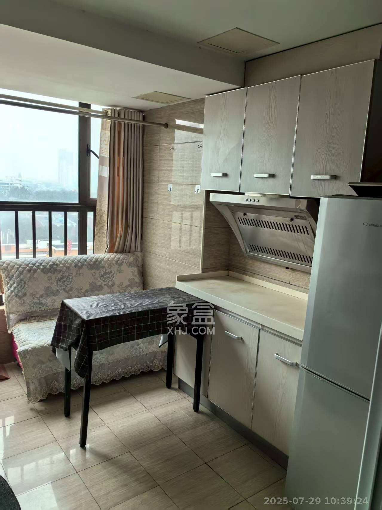 罗马国际公寓  1室1厅1卫    1200.0元/月 罗马国际公寓  1室1厅1卫    1200.0元/月室内图