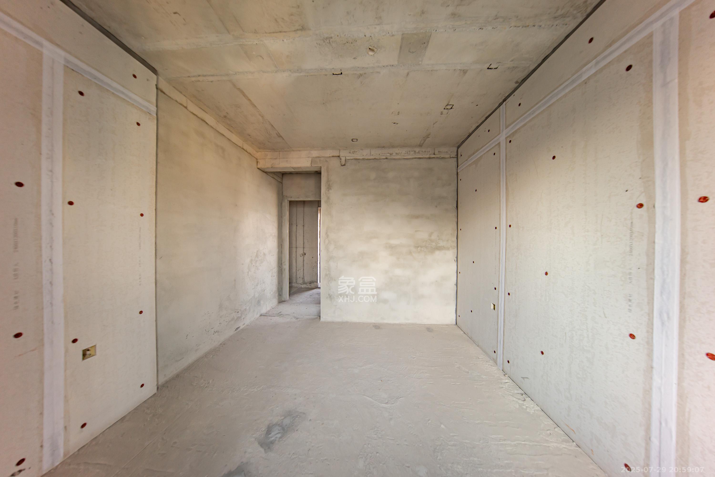 汉唐翰林府  4室2厅2卫    98.0万卧室