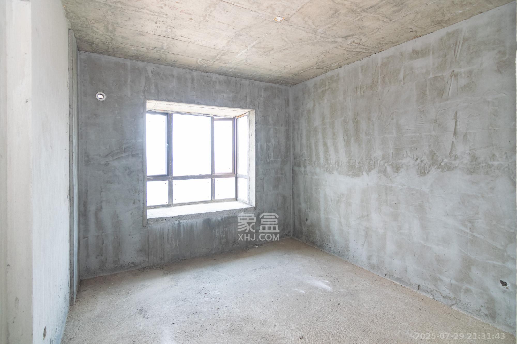 领航公馆  4室2厅2卫    53.0万 领航公馆  4室2厅2卫    53.0万卧室