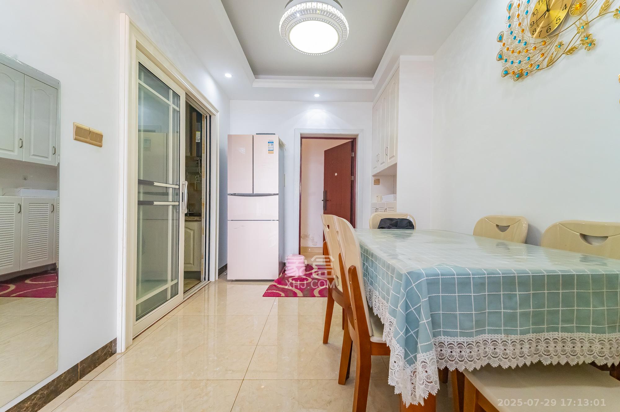 MOMA当代广场 3室2厅1卫 78.0万 MOMA当代广场 3室2厅1卫 78.0万客厅