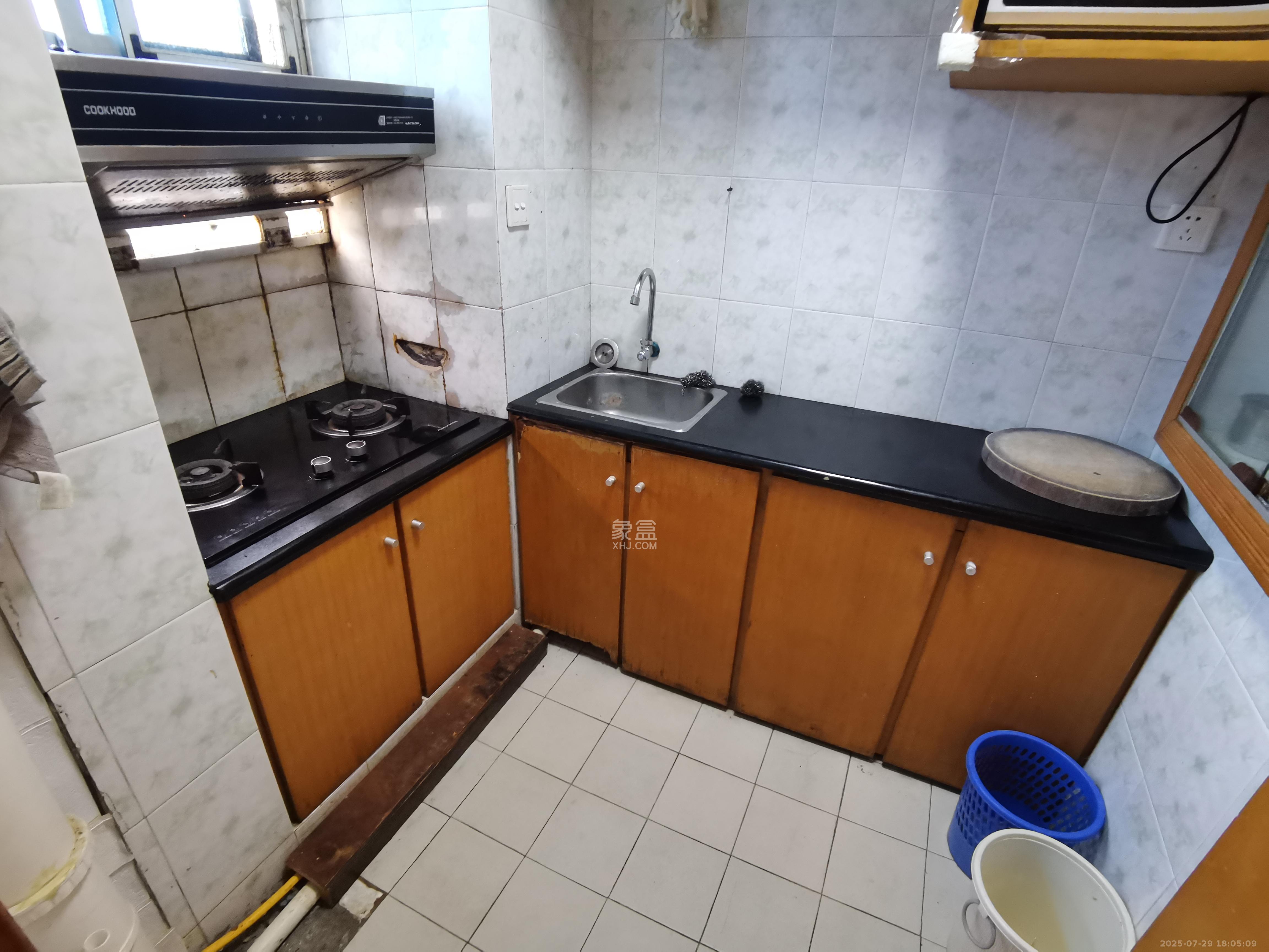 长邮一村(邮电宿舍)  2室2厅1卫    1600.0元/月 长邮一村(邮电宿舍)  2室2厅1卫    1600.0元/月室内图