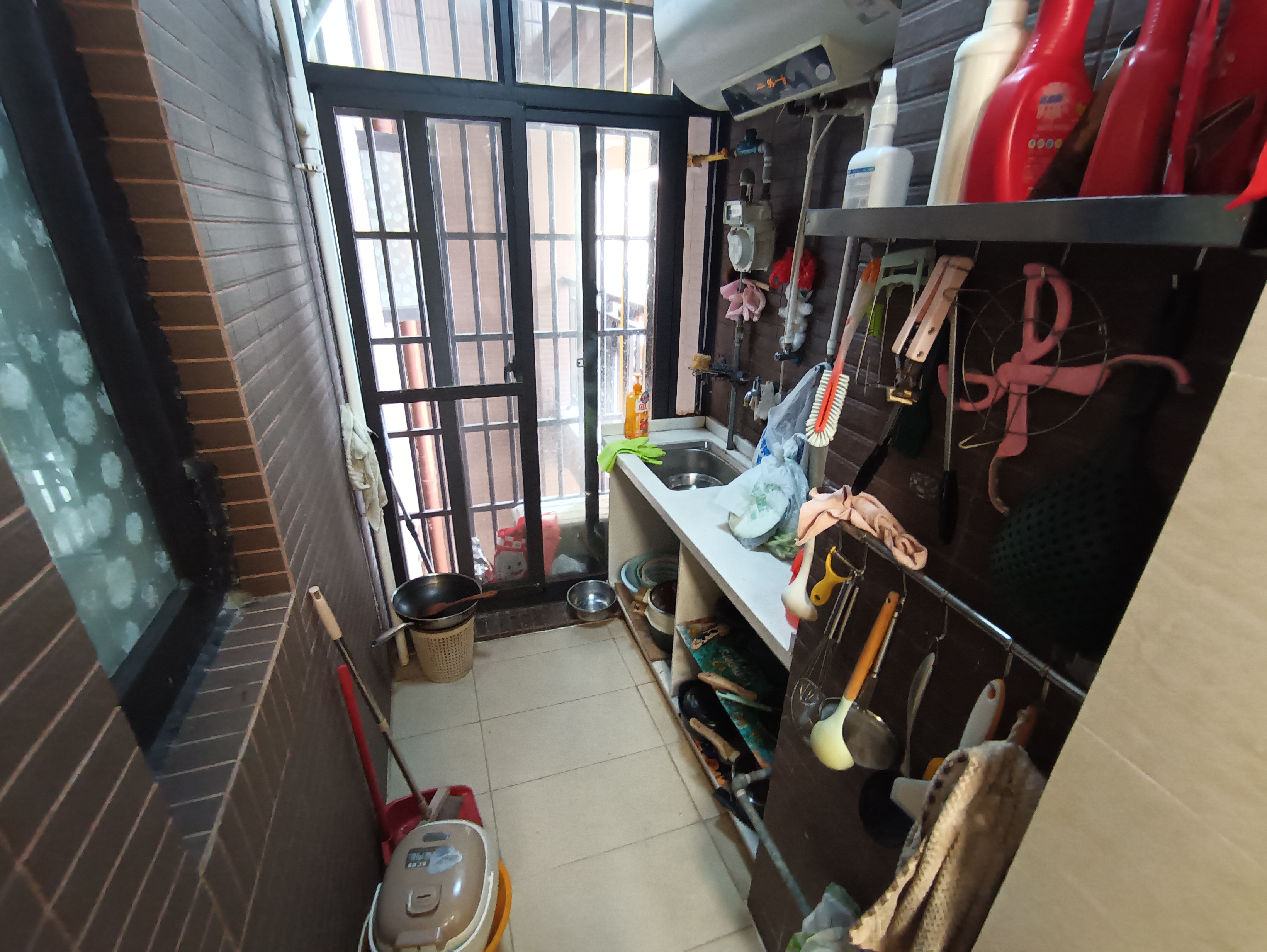 中海锦城 3室2厅2卫 165.0万 中海锦城 3室2厅2卫 165.0万客厅