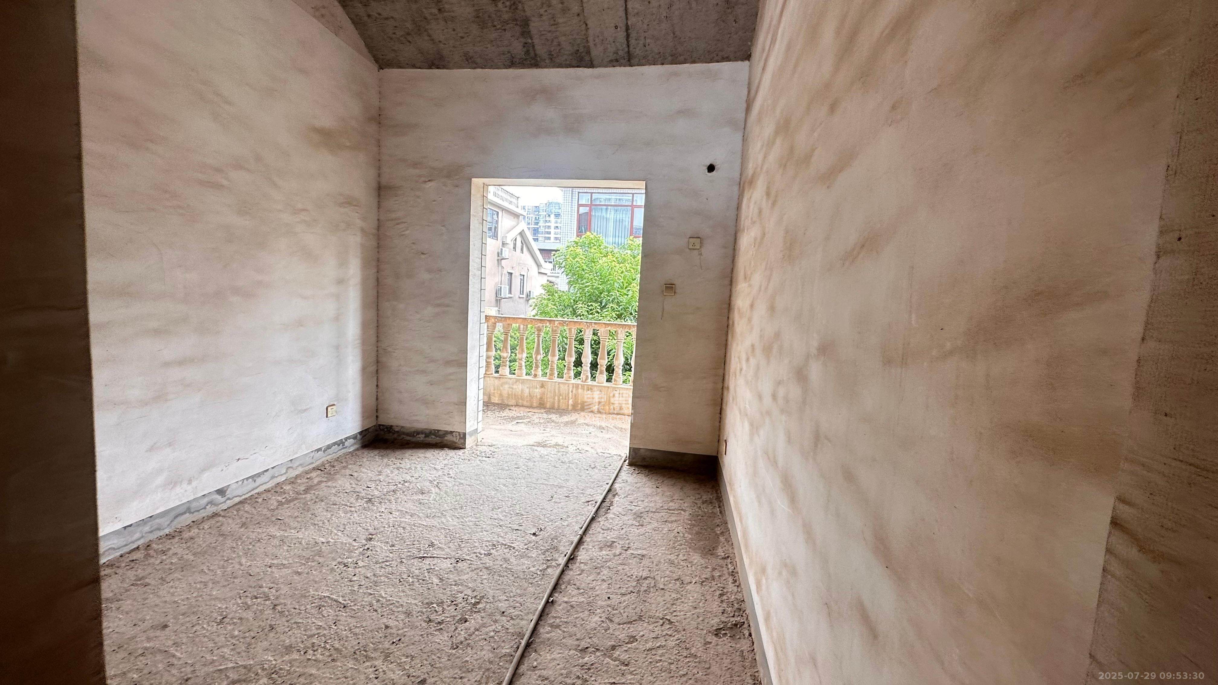 湘路家园  6室3厅4卫    2000.0元/月 湘路家园  6室3厅4卫    2000.0元/月室内图