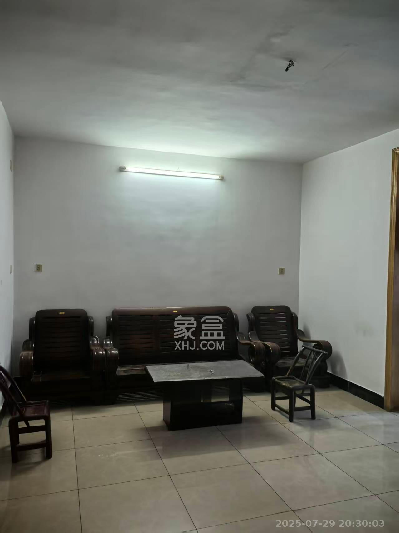 东瓜山二村  2室1厅1卫    1600.0元/月室内图