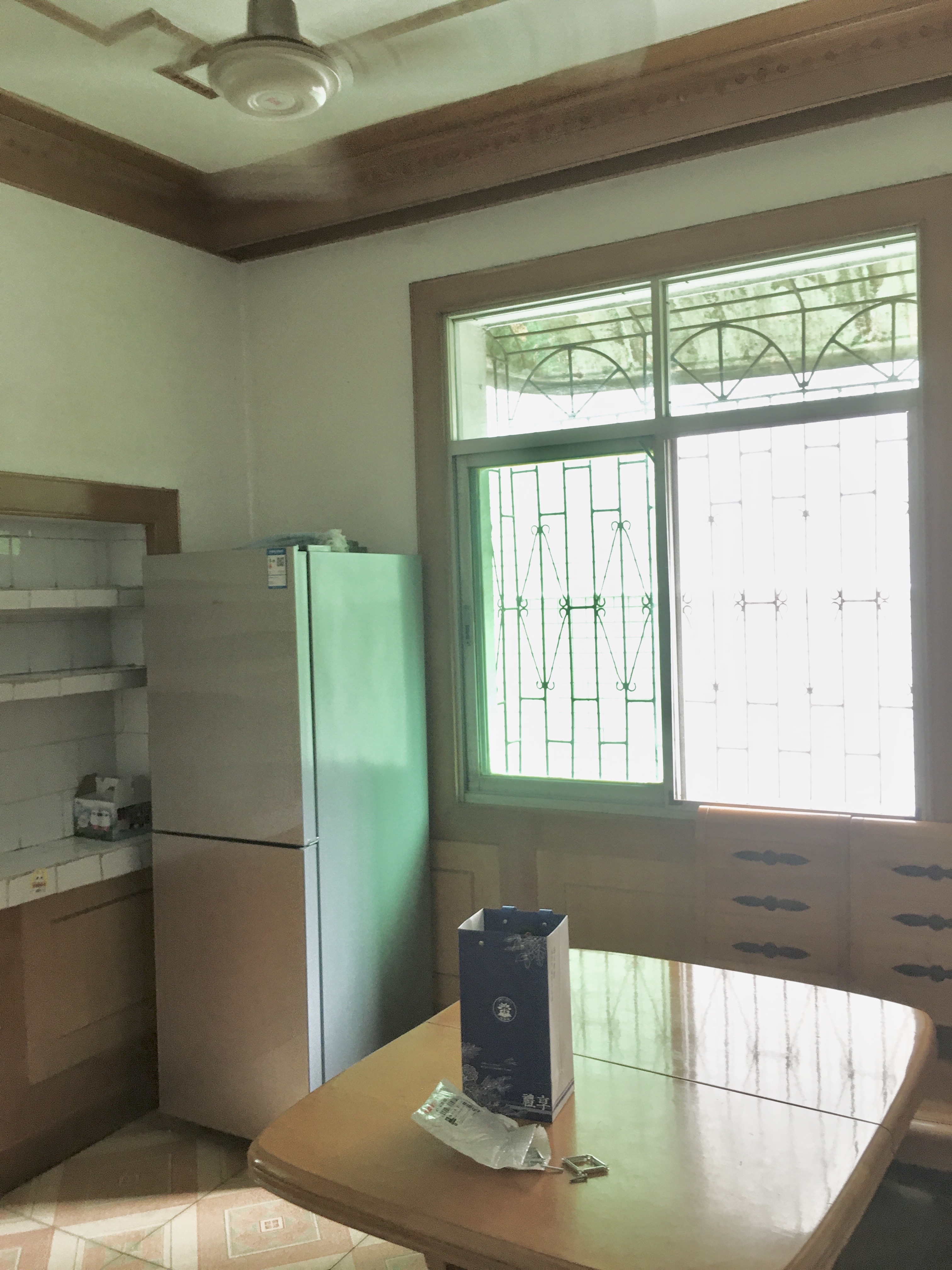 大海塘村  3室2厅1卫    32.8万客厅