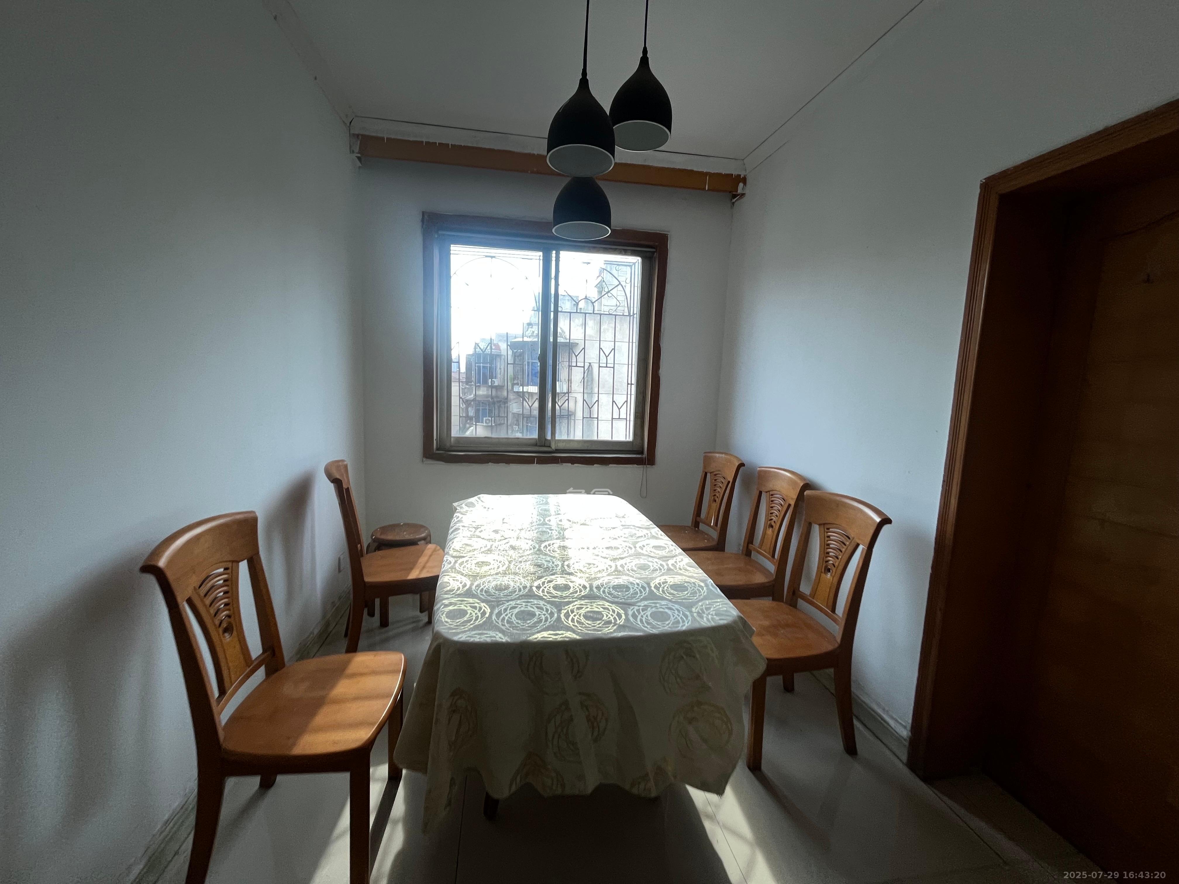 长沙市邮政宿舍(古汉邮局宿舍)  3室2厅2卫    1200.0元/月 长沙市邮政宿舍(古汉邮局宿舍)  3室2厅2卫    1200.0元/月室内图