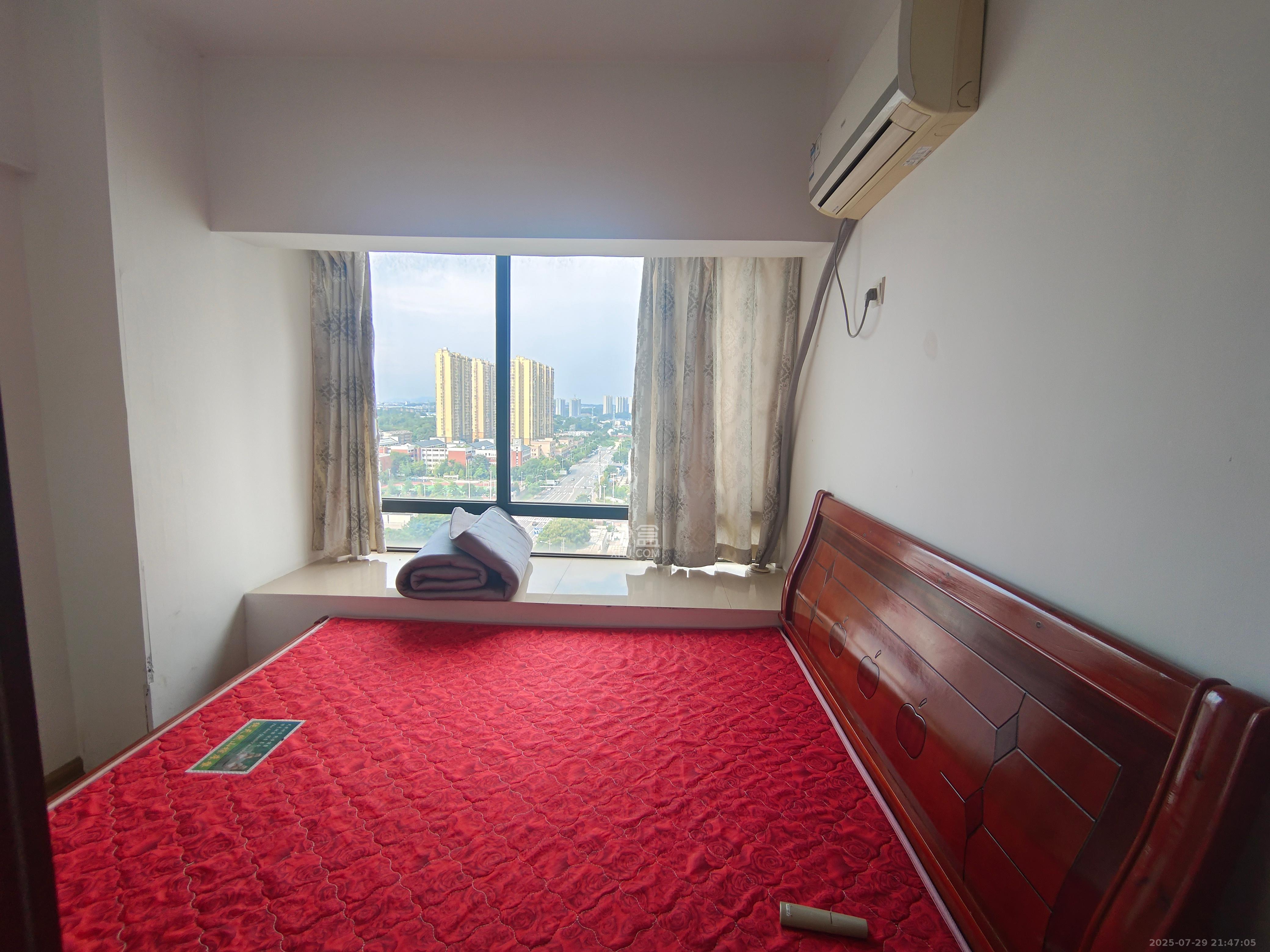 极目楚天 2室2厅1卫 2500.0元/月 极目楚天 2室2厅1卫 2500.0元/月室内图