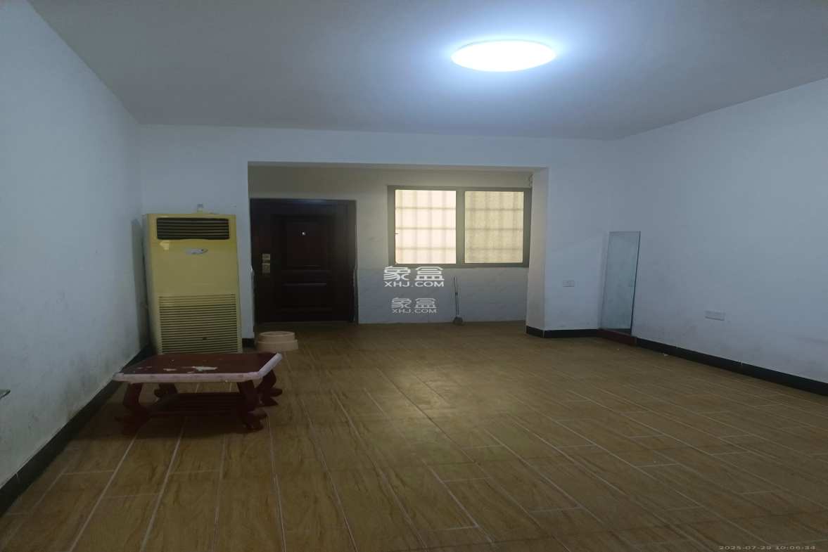 石岭塘社区兴安区  1室1厅1卫    1000.0元/月 石岭塘社区兴安区  1室1厅1卫    1000.0元/月室内图