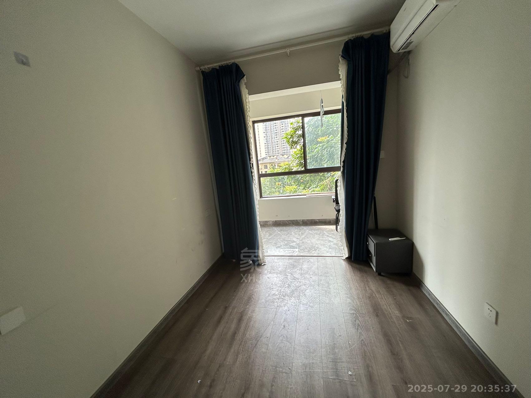 中房天玺湾 4室2厅2卫 2000.0元/月 中房天玺湾 4室2厅2卫 2000.0元/月室内图