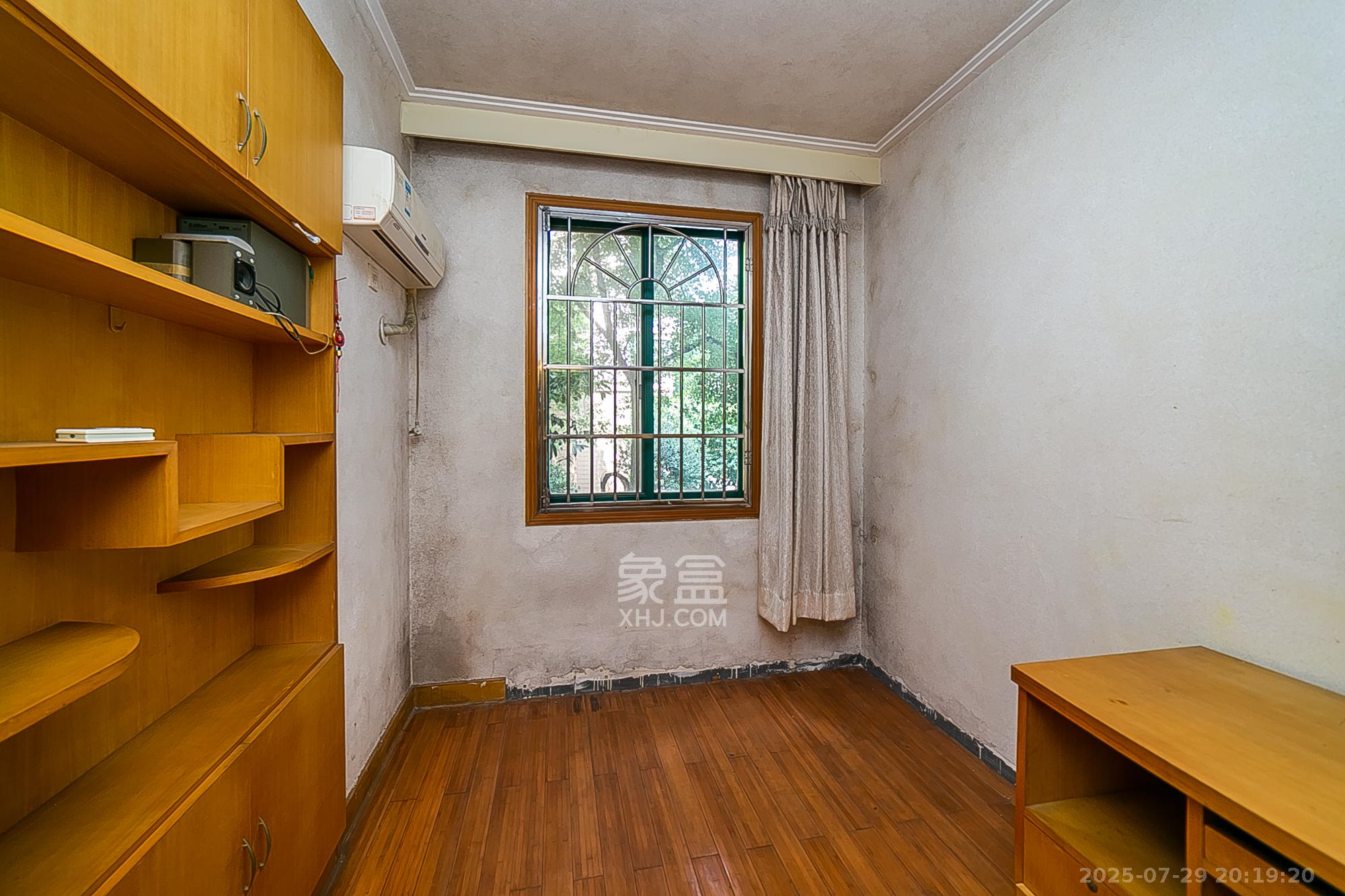 华盛家园  2室2厅1卫    62.0万 华盛家园  2室2厅1卫    62.0万卧室