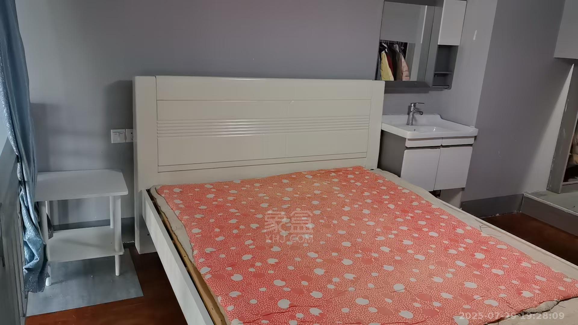 紫金华府  1室1厅1卫    1300.0元/月室内图