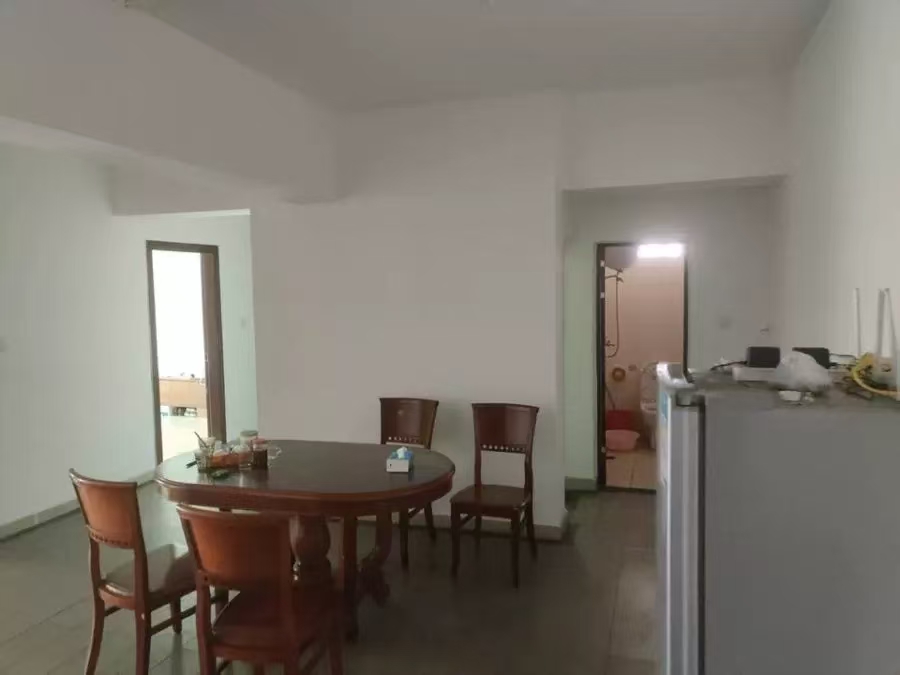 汇隆广场 3室2厅2卫 104.0万 汇隆广场 3室2厅2卫 104.0万室内图