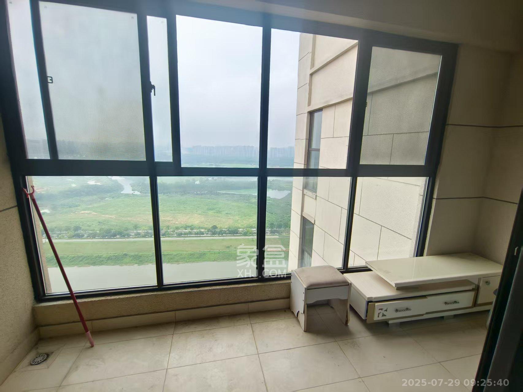 中海国际五期 4室2厅2卫 2300.0元/月 中海国际五期 4室2厅2卫 2300.0元/月室内图