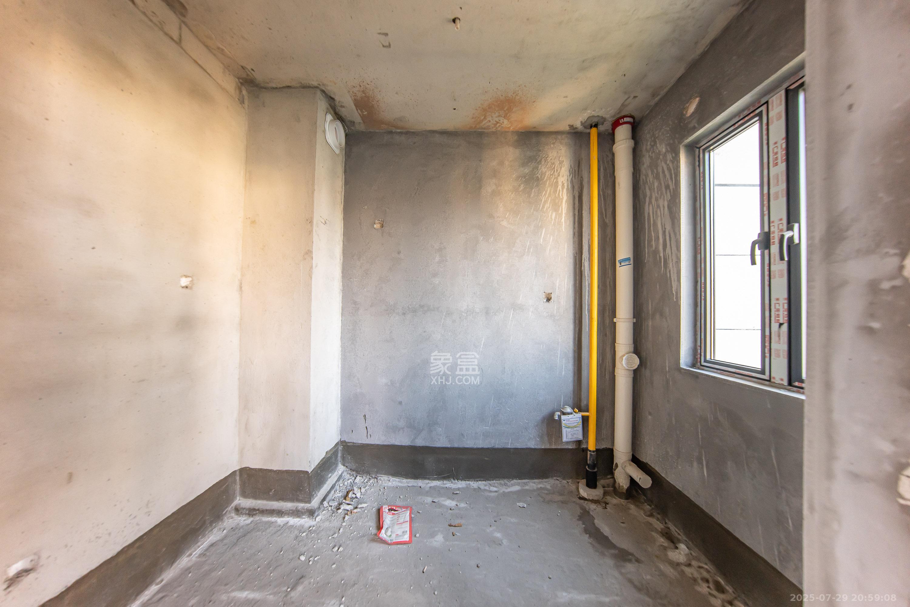 汉唐翰林府  4室2厅2卫    98.0万厨房