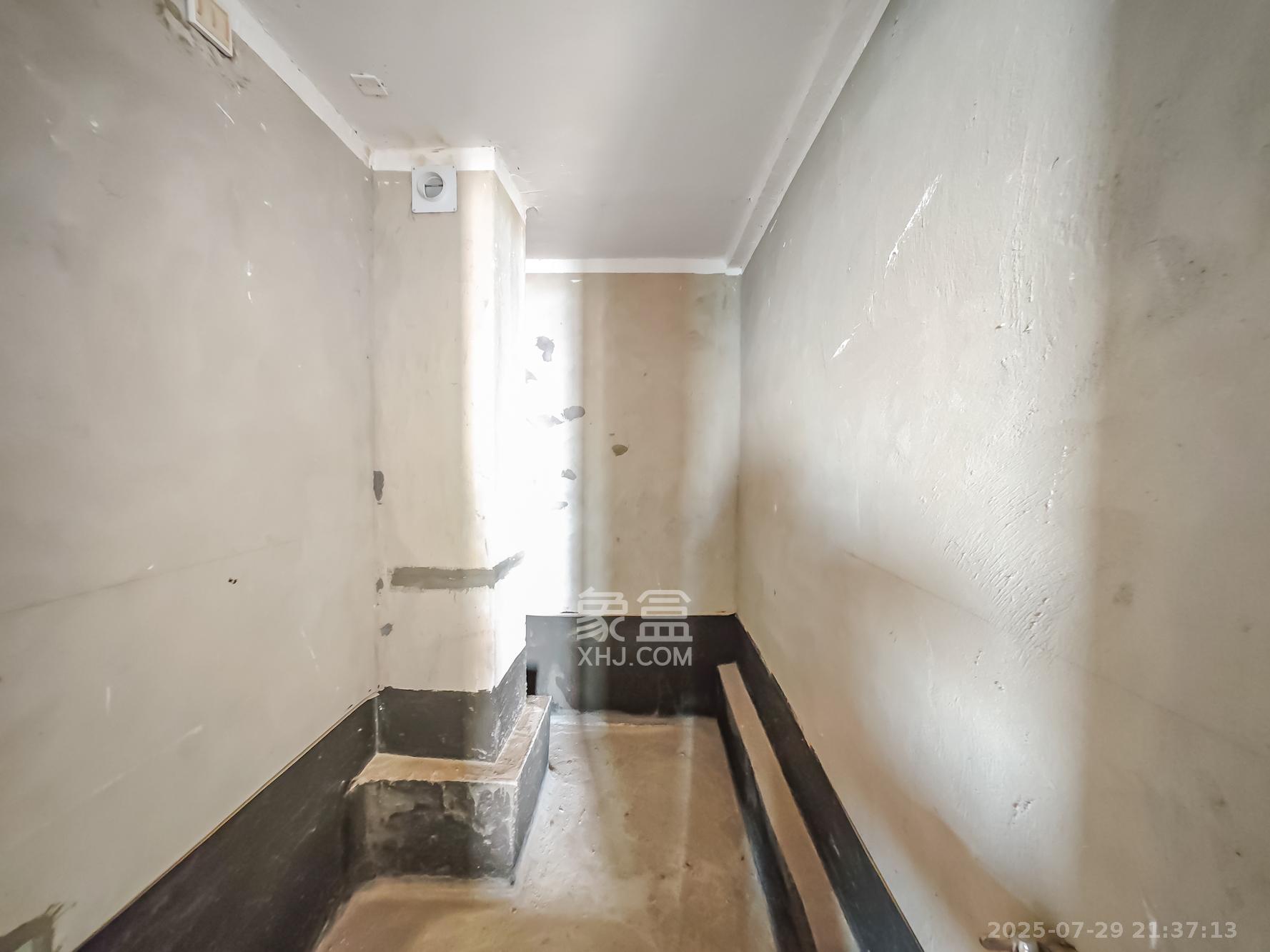 长沙雅居乐花园 3室2厅2卫 90.0万 长沙雅居乐花园 3室2厅2卫 90.0万卫生间