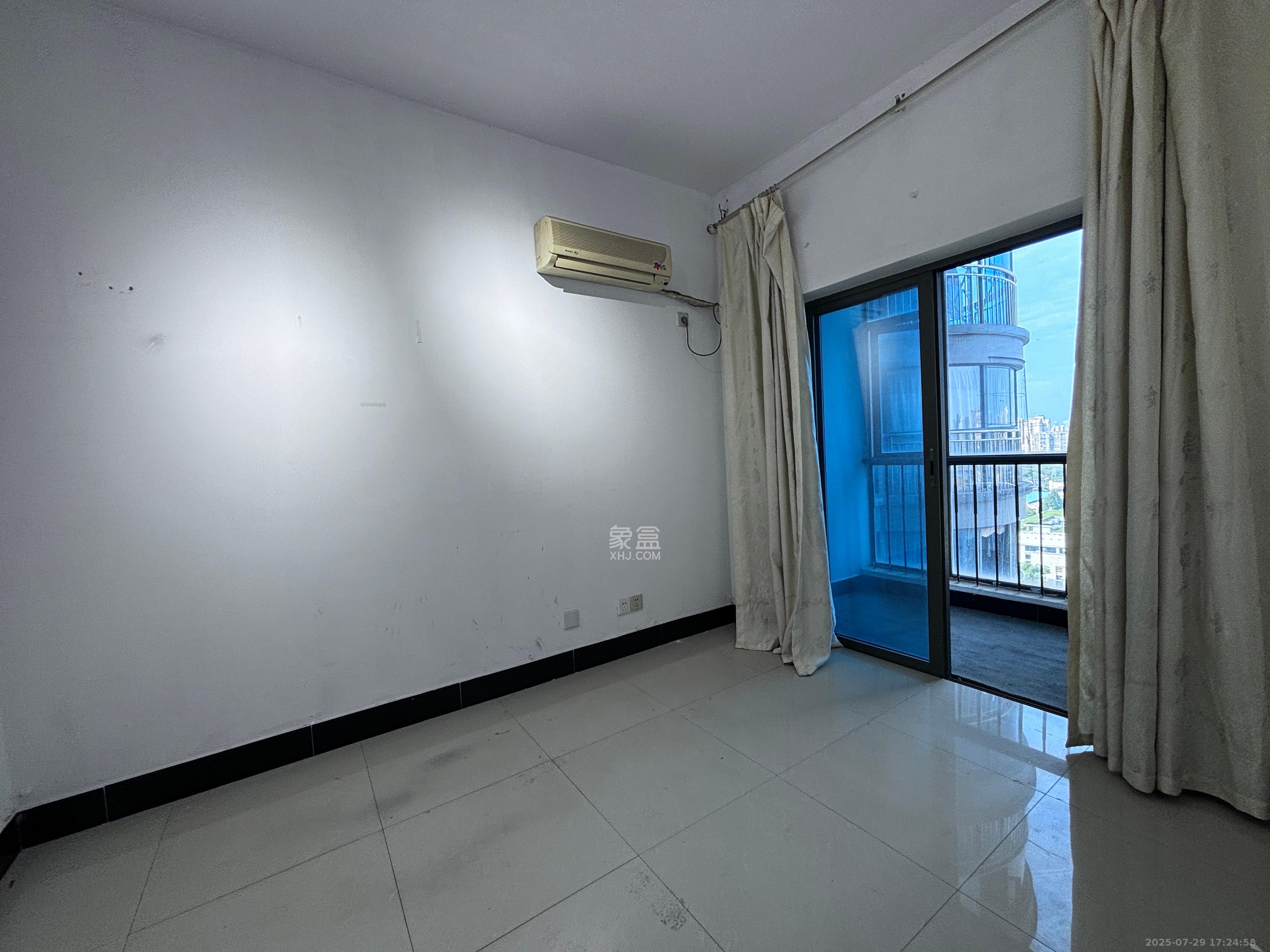 BOBO天下城（CTA财富中心）  3室2厅1卫    3000.0元/月室内图