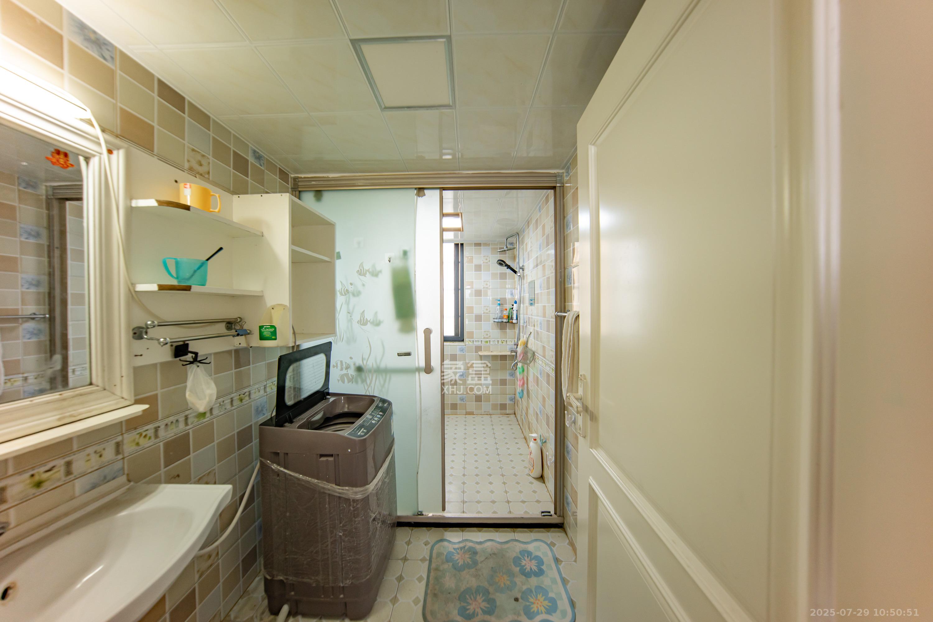 九龙领仕汇  3室1厅1卫    2200.0元/月室内图