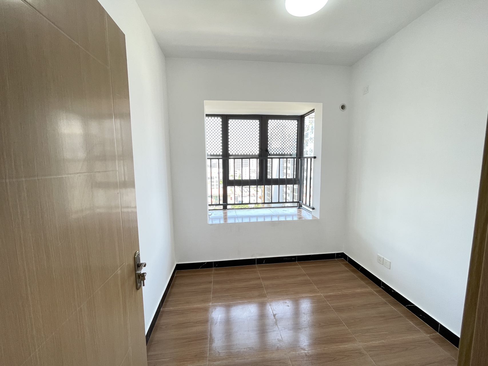 坡博家园三区 4室2厅2卫 176.0万 坡博家园三区 4室2厅2卫 176.0万室内图