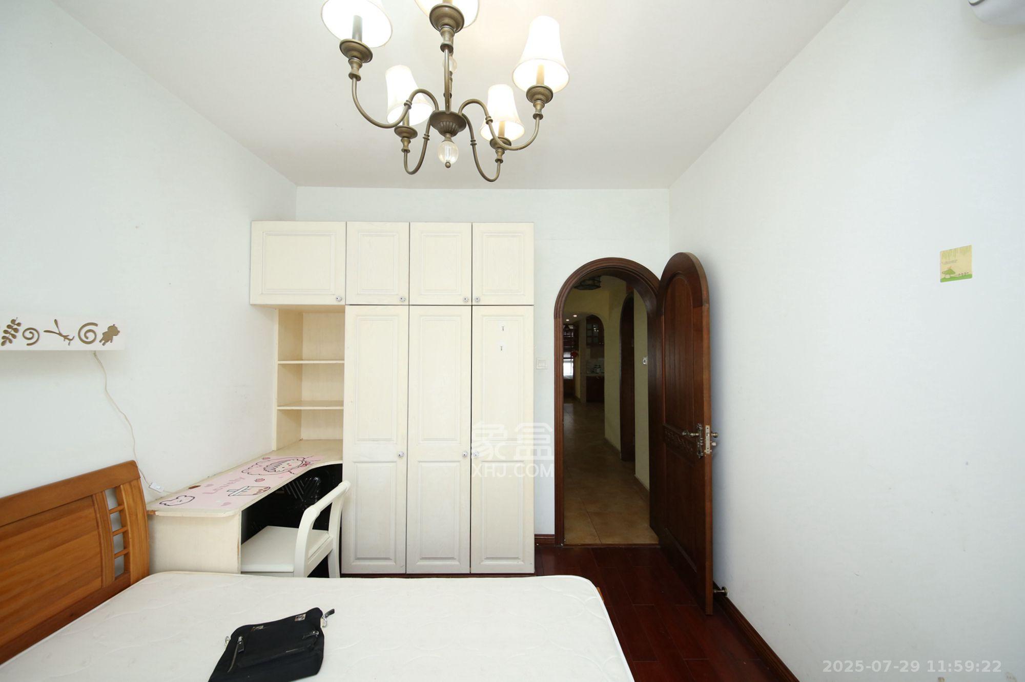 南湖嘉园  3室2厅2卫    2800.0元/月 南湖嘉园  3室2厅2卫    2800.0元/月室内图